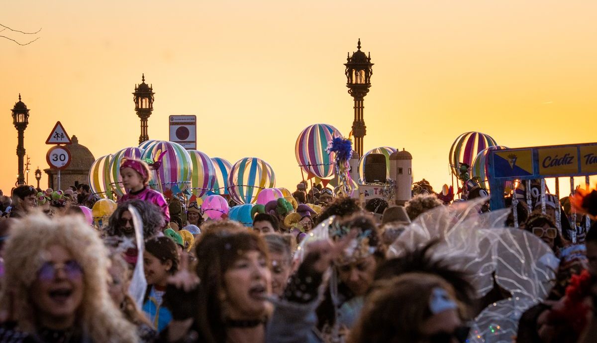 Una imagen de la Cabalgata del Humor del Carnaval de Cádiz 2026.