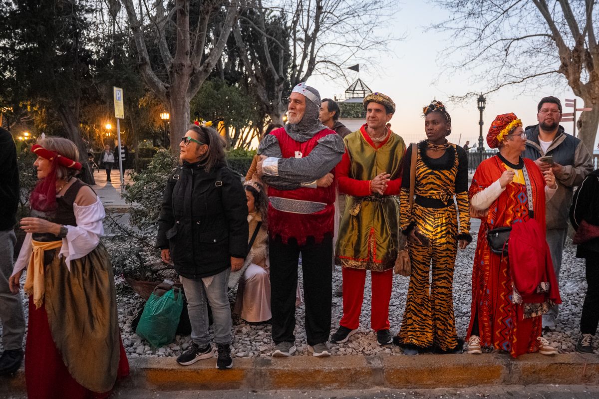 La Cabalgata del Humor del Carnaval de Cádiz 2026, en imágenes