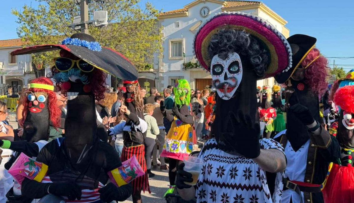 Disfraces en el pasacalles de esta ELA de Jerez.
