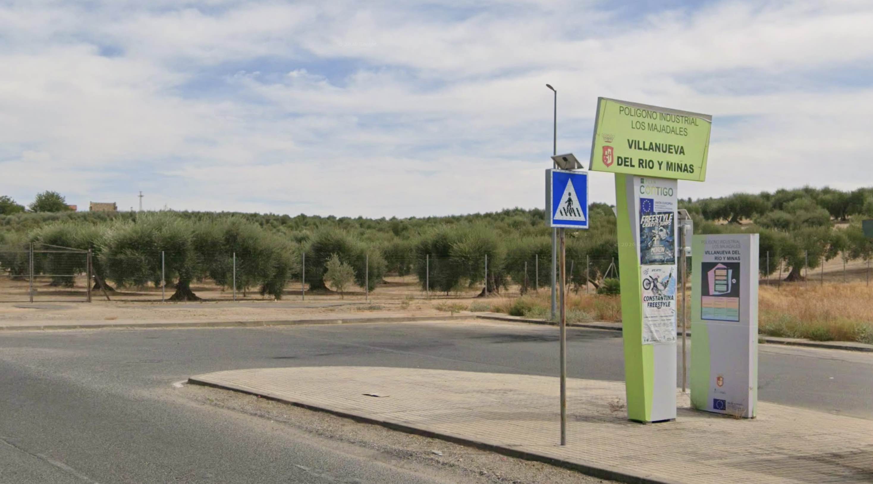 La entrada a Villanueva del Río y Minas. La entrada a Villanueva del Río y Minas.