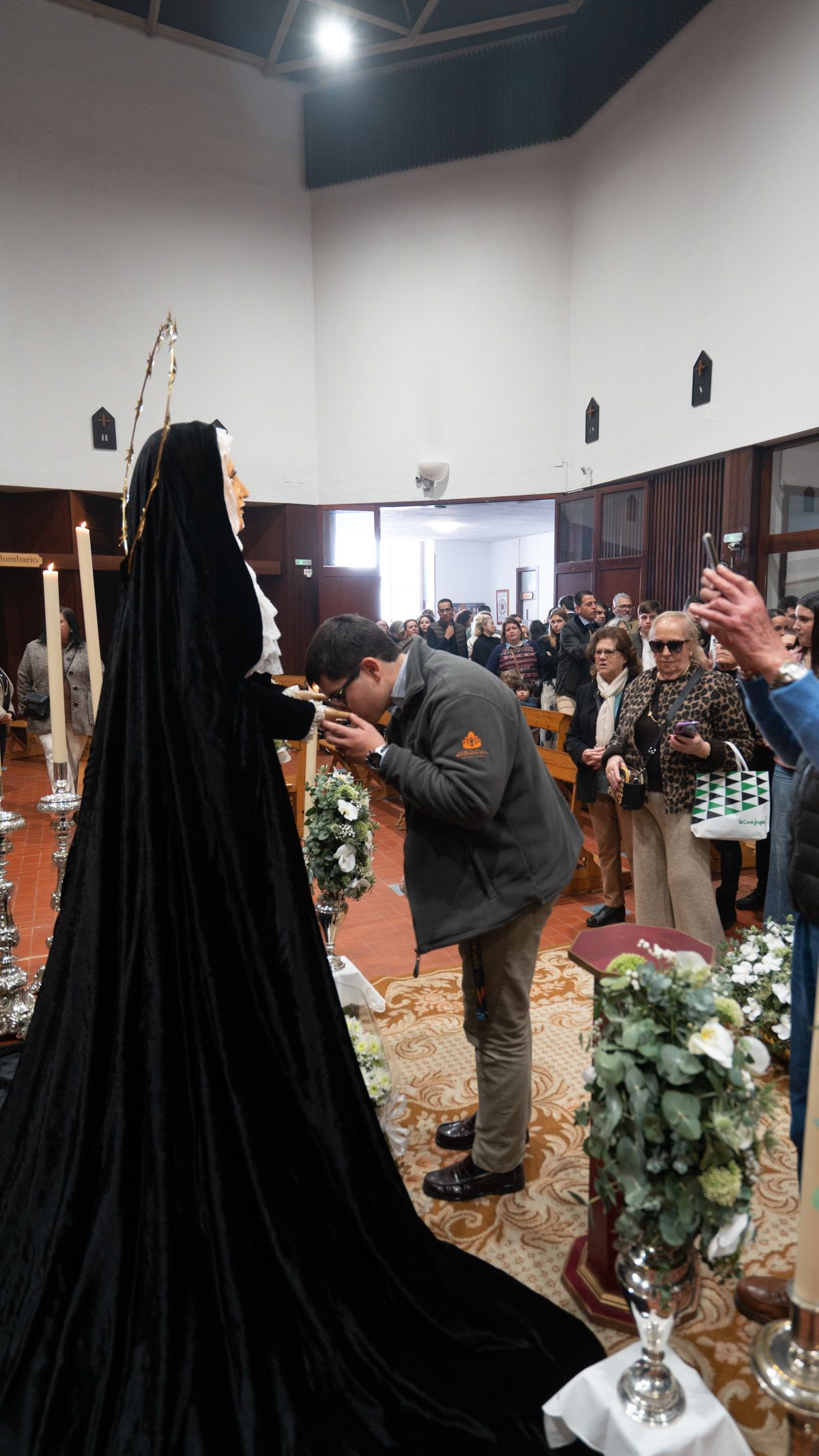 Besamanos de Amor y Sacrificio en Madre de Dios.