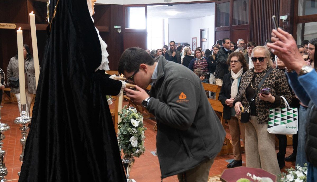 Besamanos de Amor y Sacrificio en Madre de Dios.