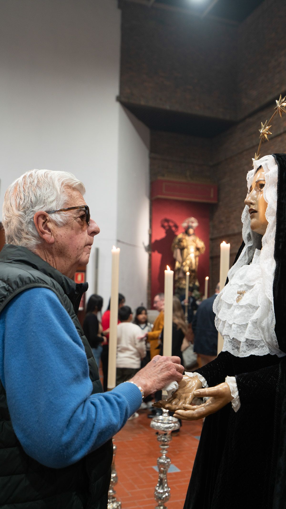 El primer domingo de Cuaresma en Jerez, con varios besapiés y besamanos, en imágenes.