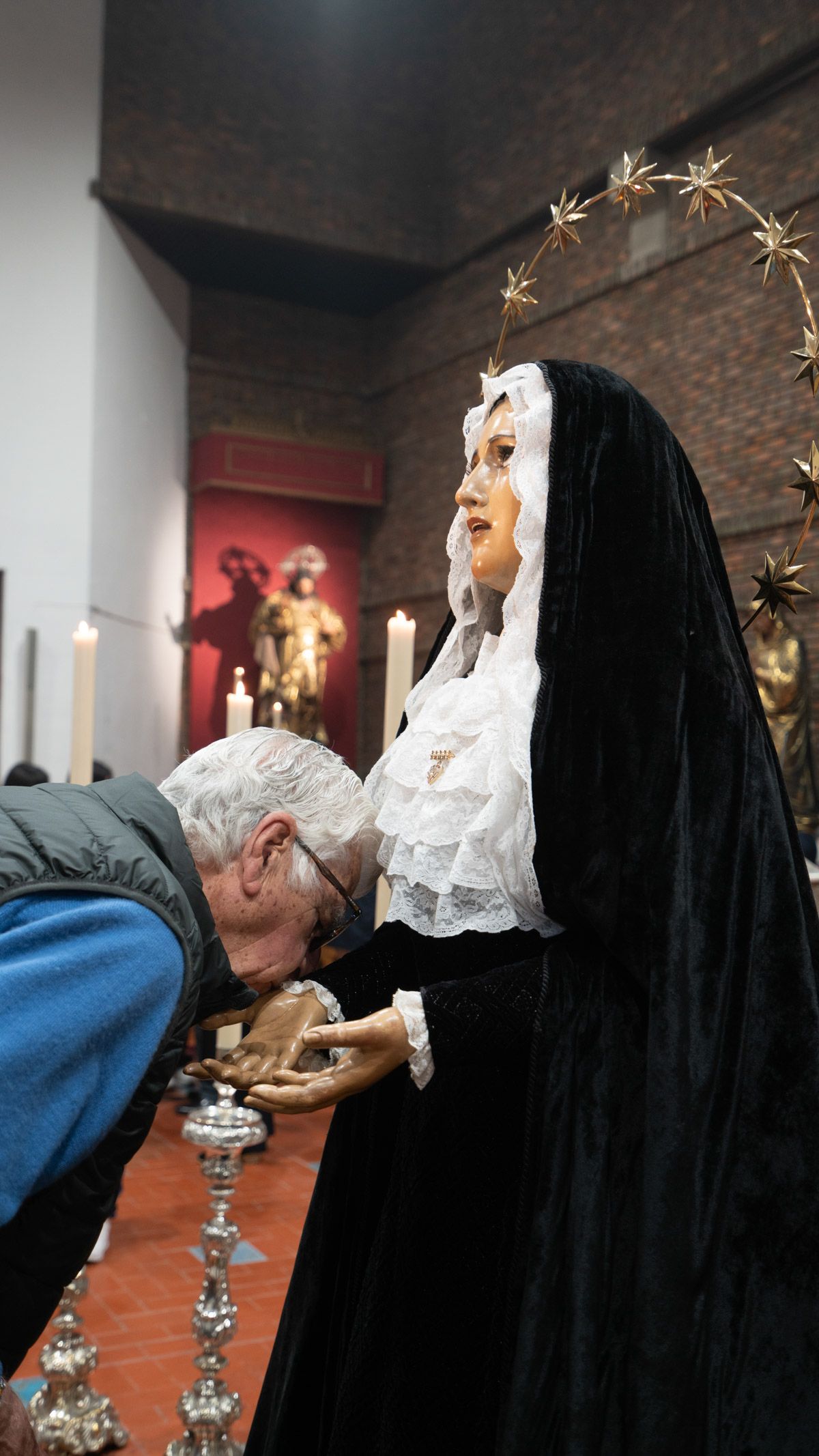 El primer domingo de Cuaresma en Jerez, con varios besapiés y besamanos, en imágenes.