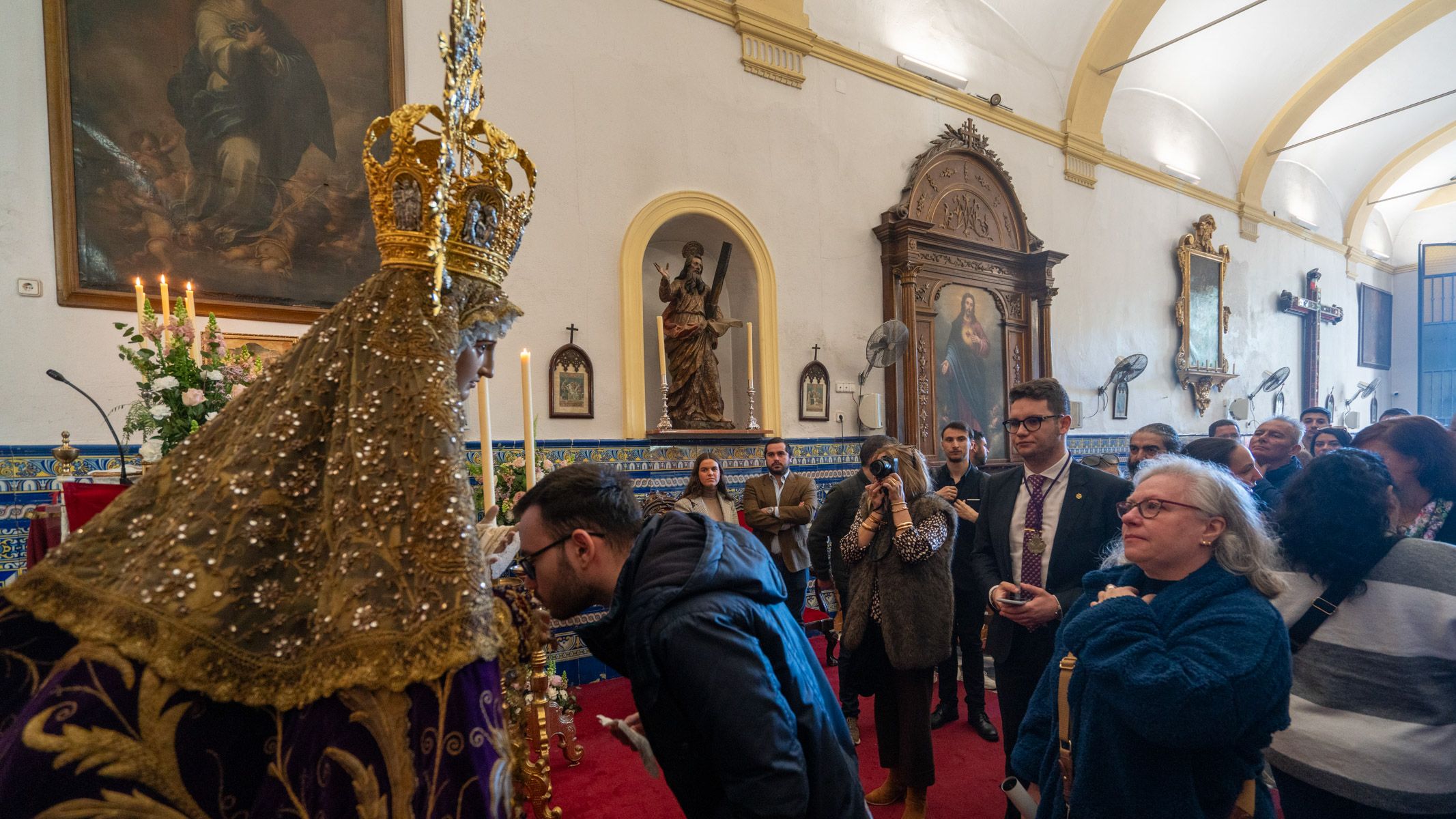 El primer domingo de Cuaresma en Jerez, con varios besapiés y besamanos, en imágenes.