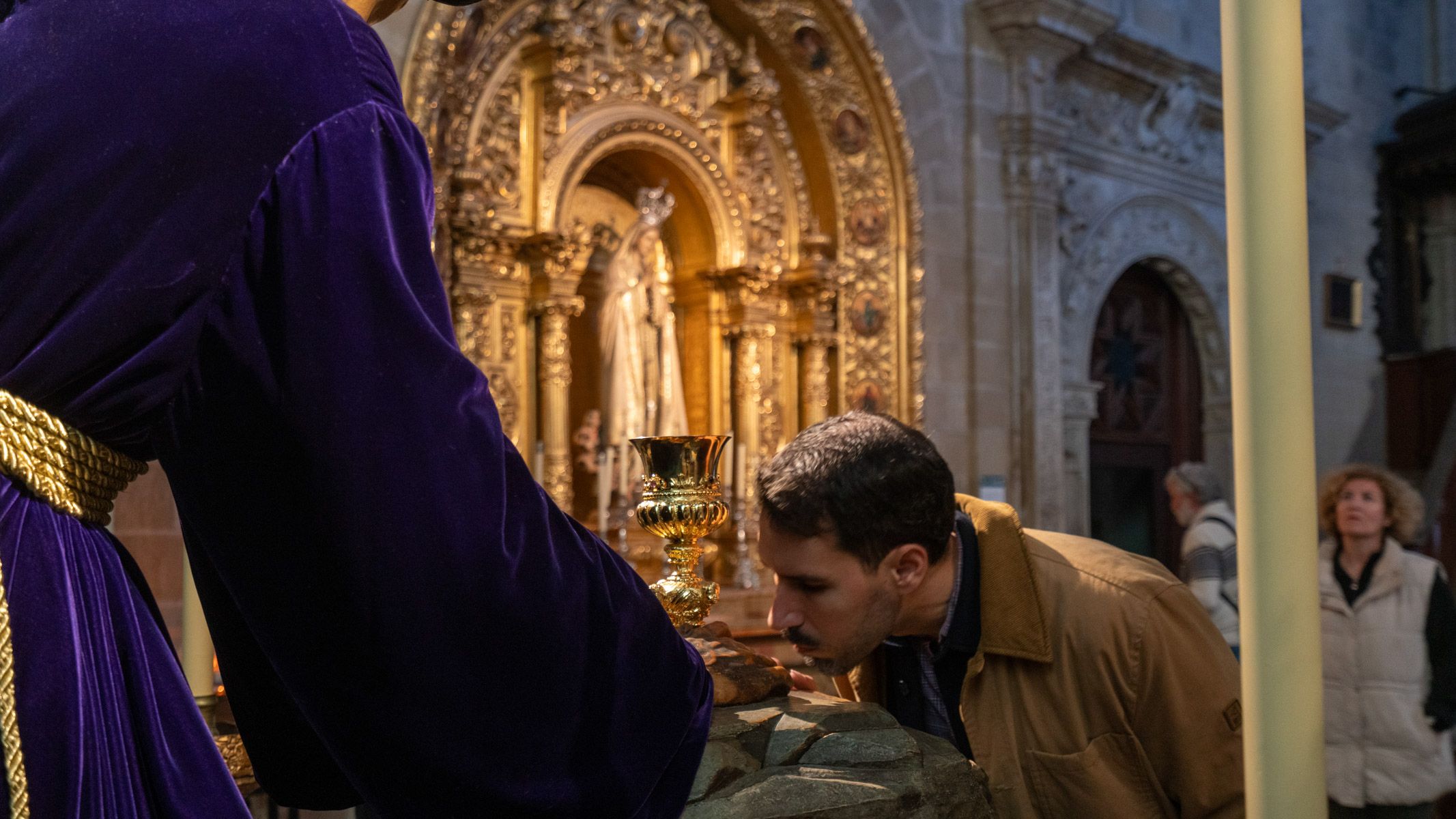 El primer domingo de Cuaresma en Jerez, con varios besapiés y besamanos, en imágenes.