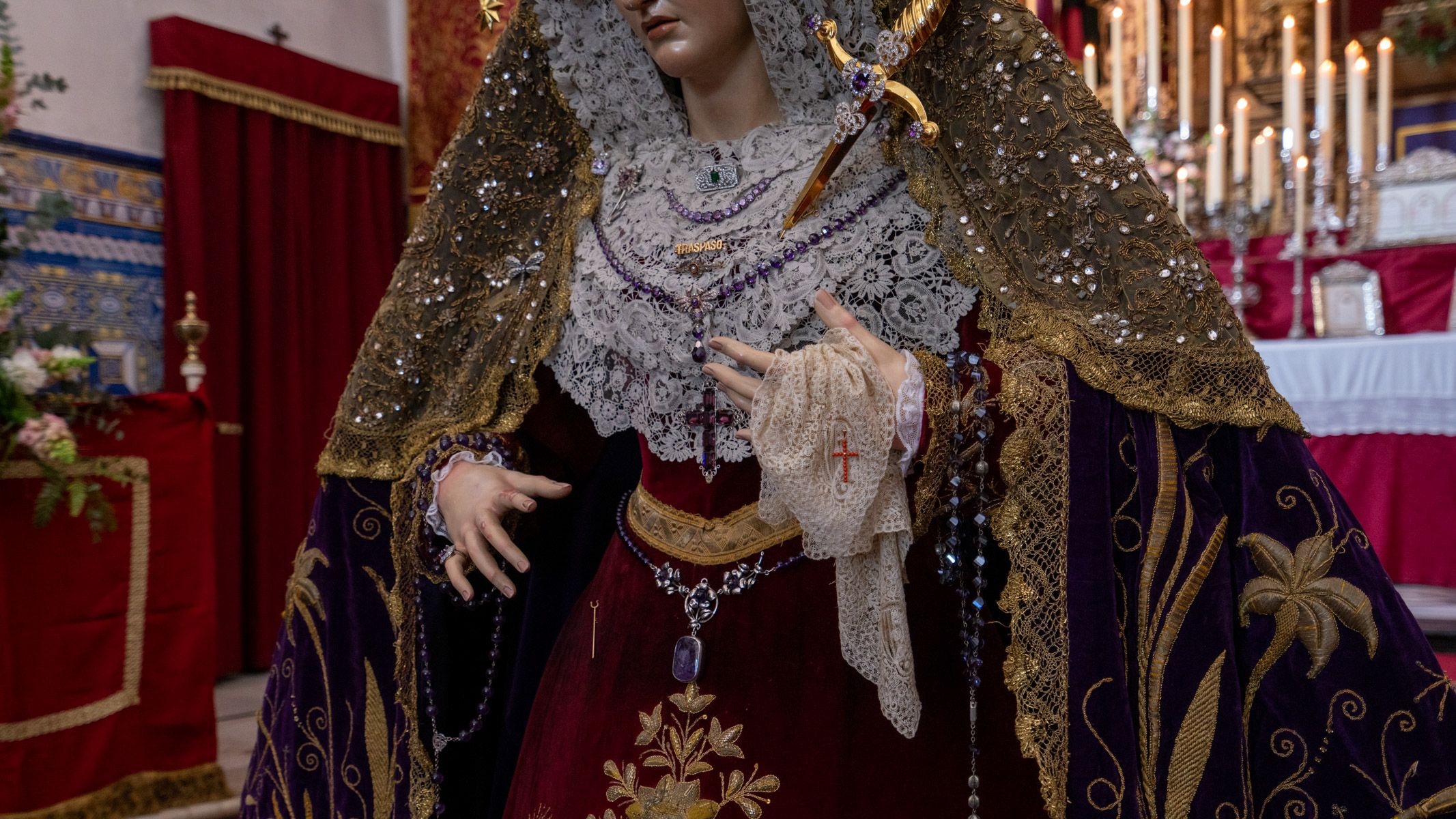 El primer domingo de Cuaresma en Jerez, con varios besapiés y besamanos, en imágenes.