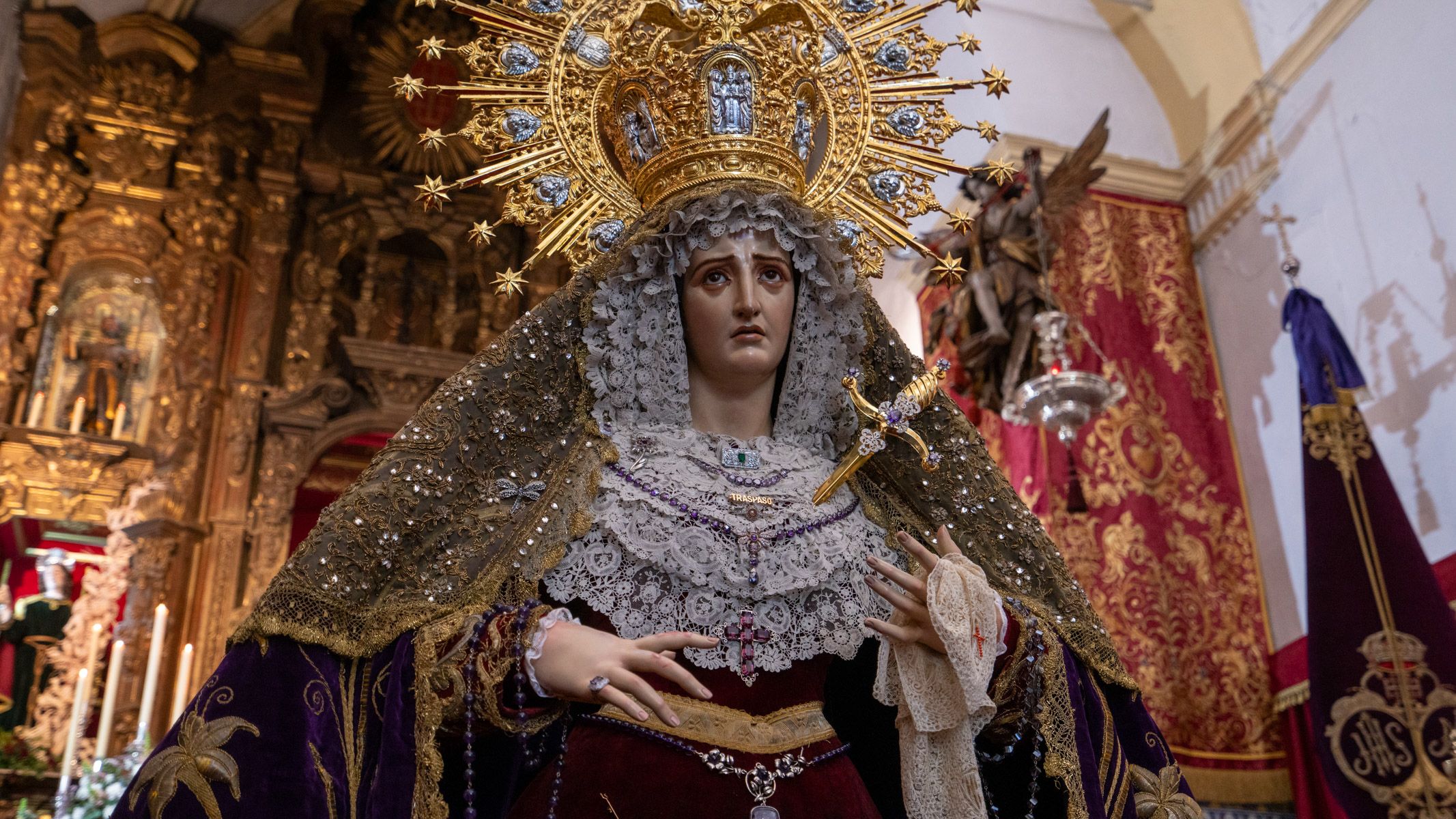 La Virgen del Traspaso, expuesta en besamanos.