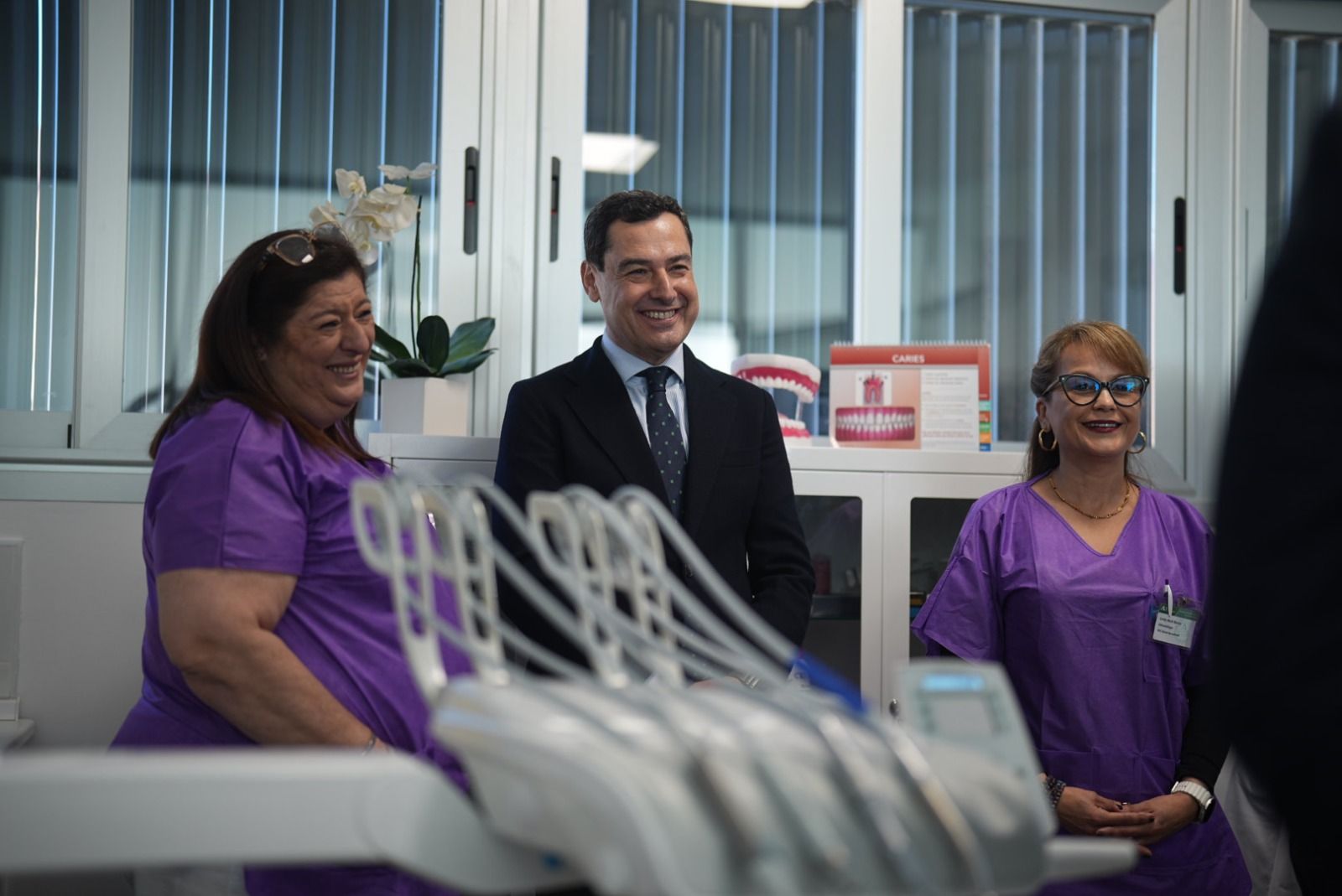 Juanma Moreno este lunes en Aljaraque. Juanma Moreno este lunes en Aljaraque.