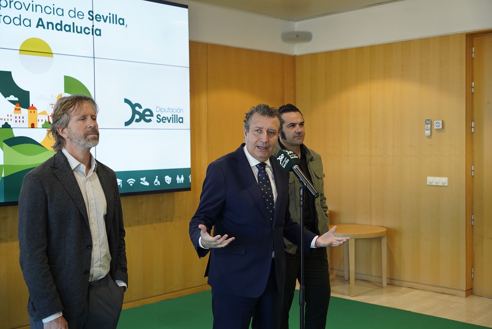 La presentación de Los Compadres en Diputación de Sevilla.