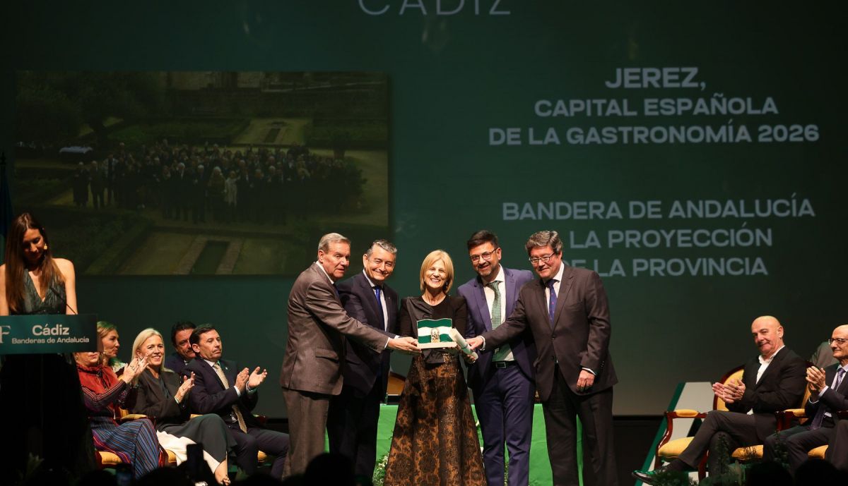 La Bandera de Andalucía a Jerez por su condición Capital Española de la Gastronomía 2026.