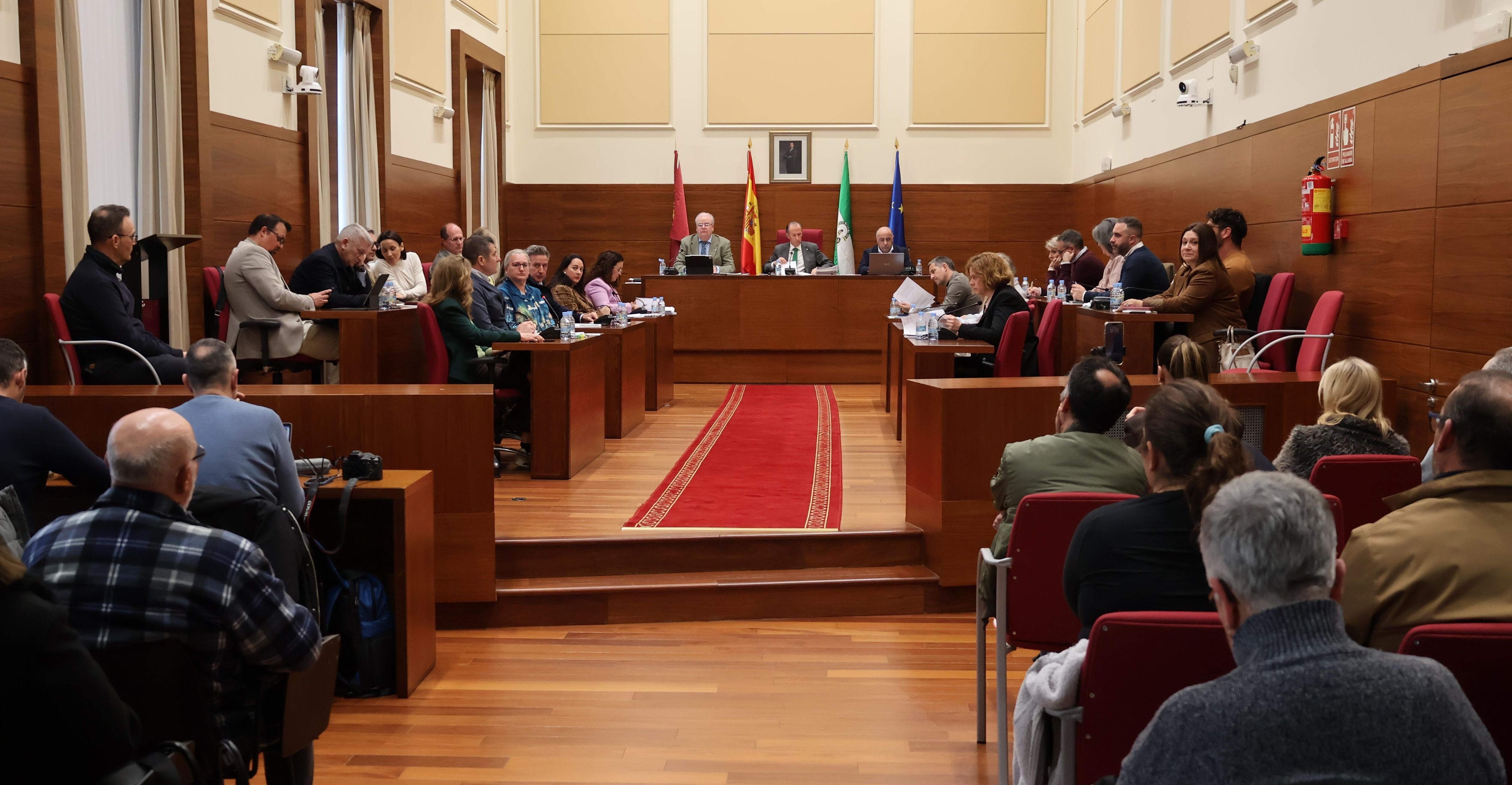 Un momento del pleno extraordinario del ciclo integral del agua celebrado el pasado lunes en Chiclana.