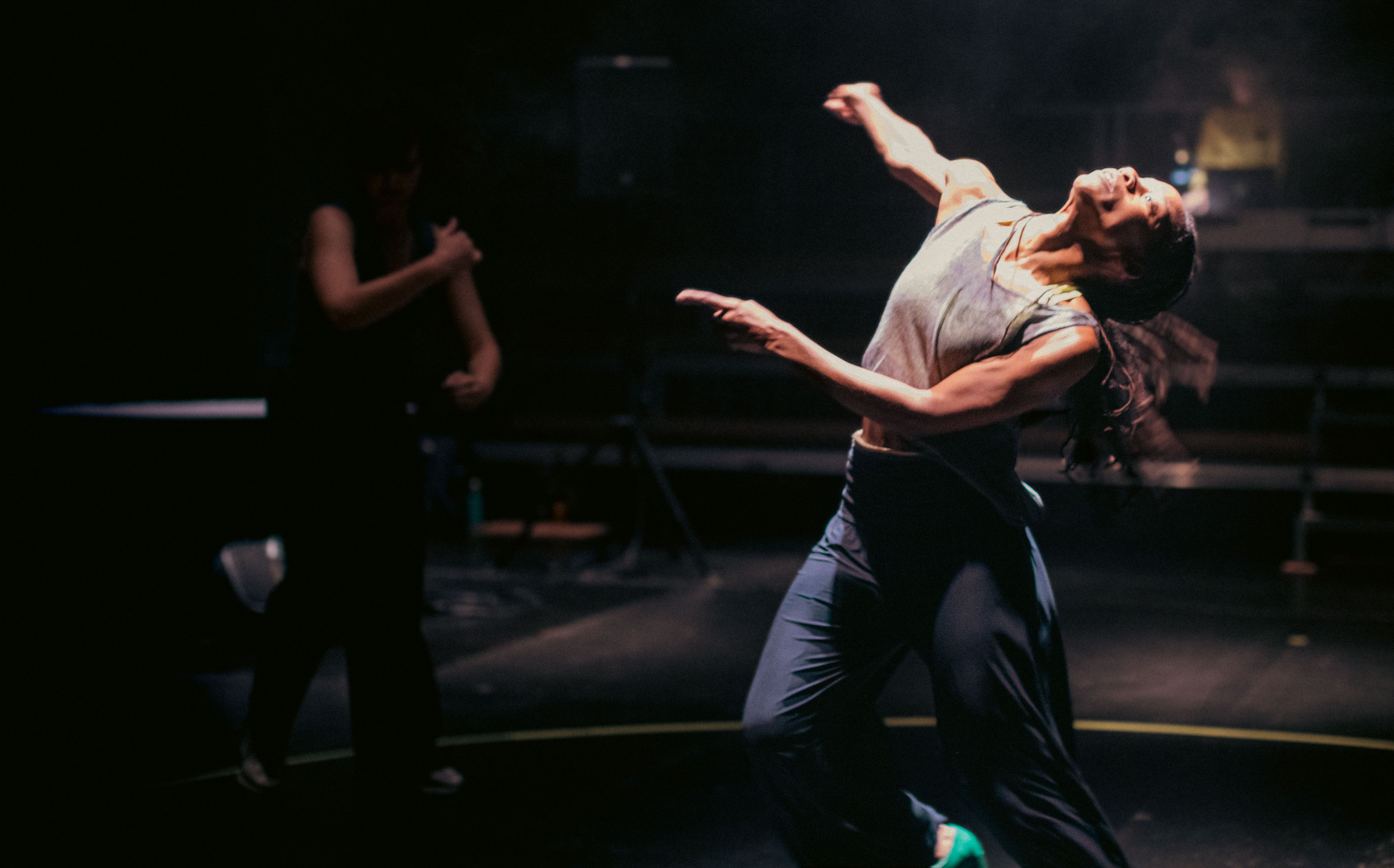 Yinka Esi Graves en 'A Place to Dance', que se estrena este fin de semana en Teatro Central de Sevilla. Yinka Esi Graves en 'A Place to Dance', que se estrena este fin de semana en Teatro Central de Sevilla.