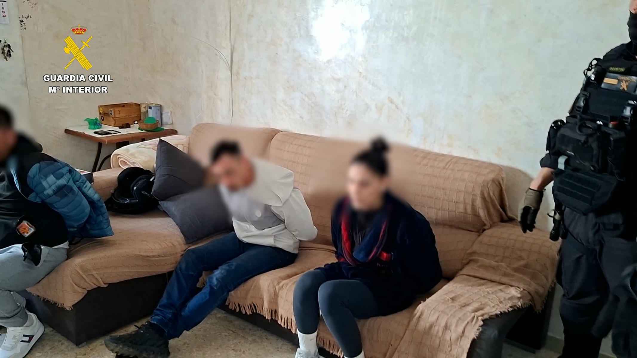 Tres de los cinco detenidos en la operación llevada a cabo en Barbate. Tres de los cinco detenidos en la operación llevada a cabo en Barbate.