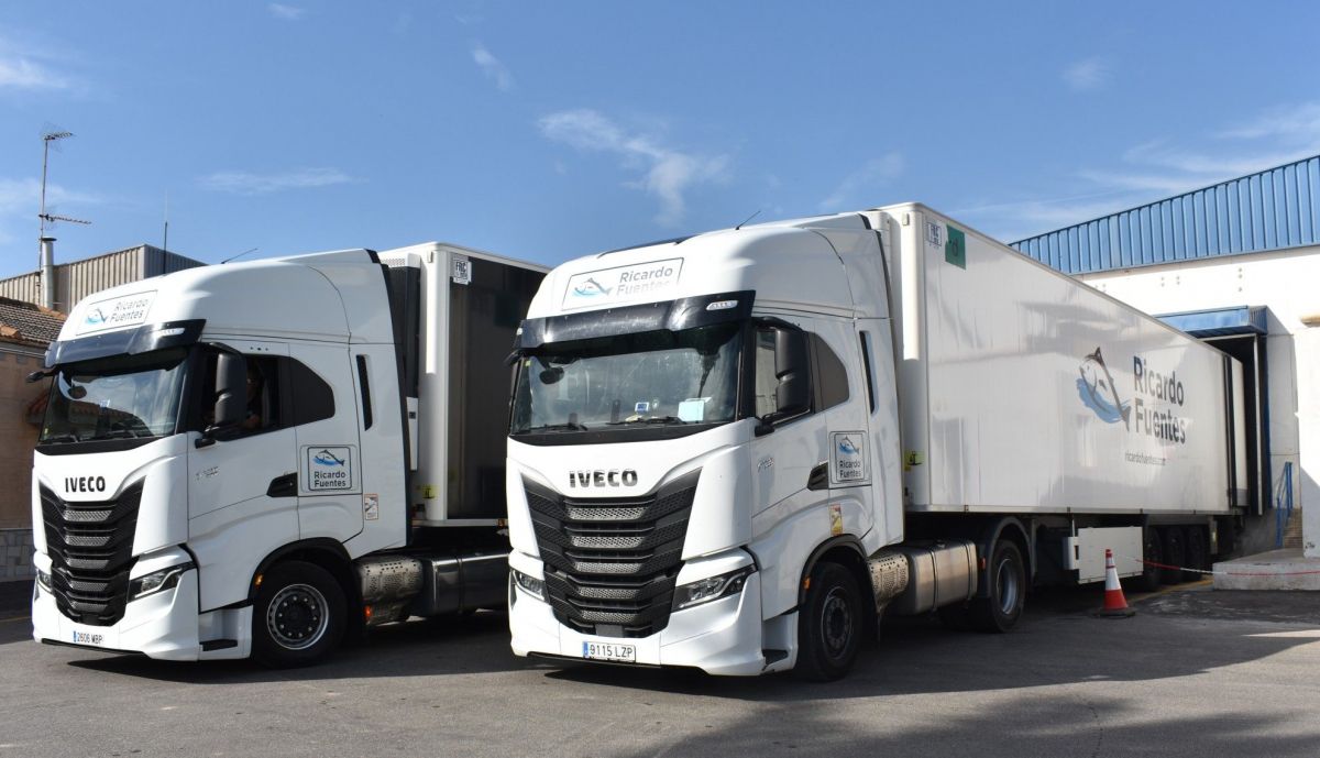 Vehículos del Grupo Ricardo Fuentes.