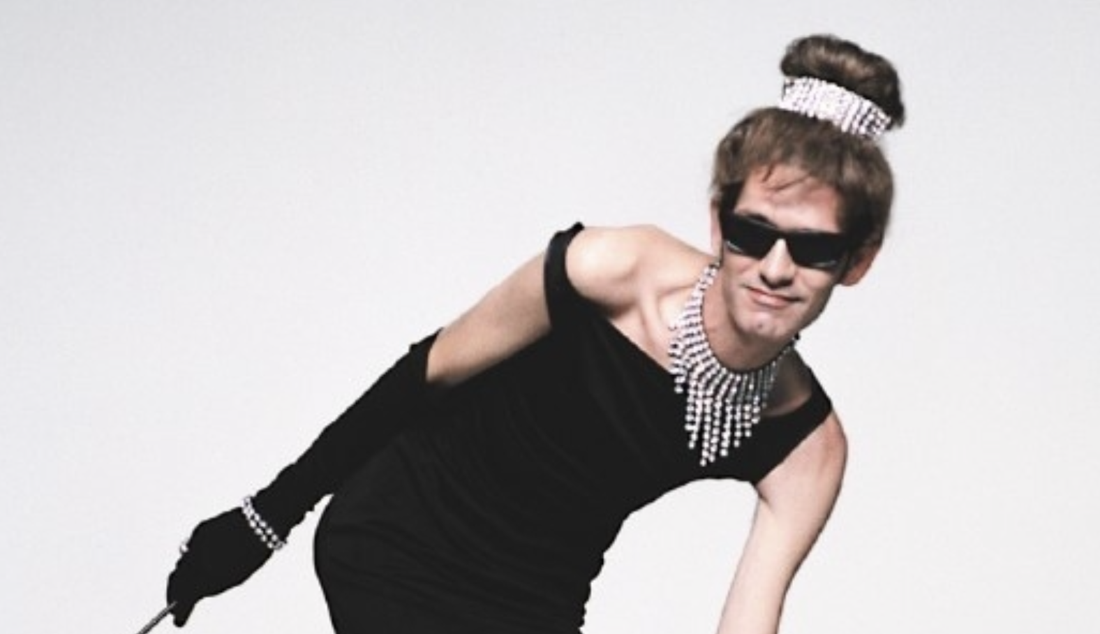 Cartel de la exposición 'Carlos Berlanga, fondo y formas'