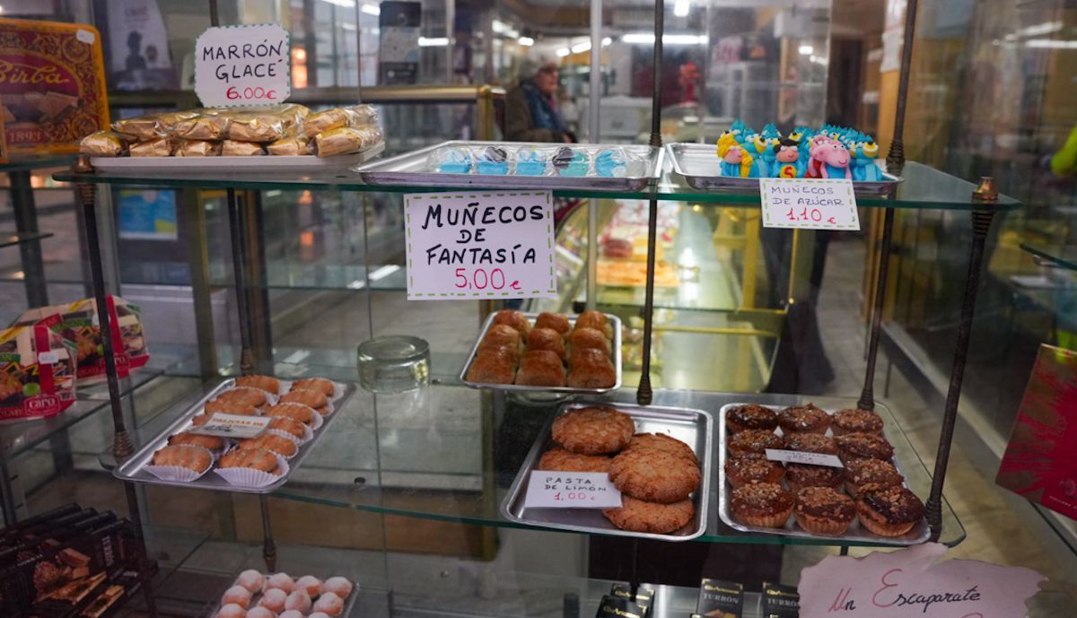 01 Confitería y Pastelería El Populo 265