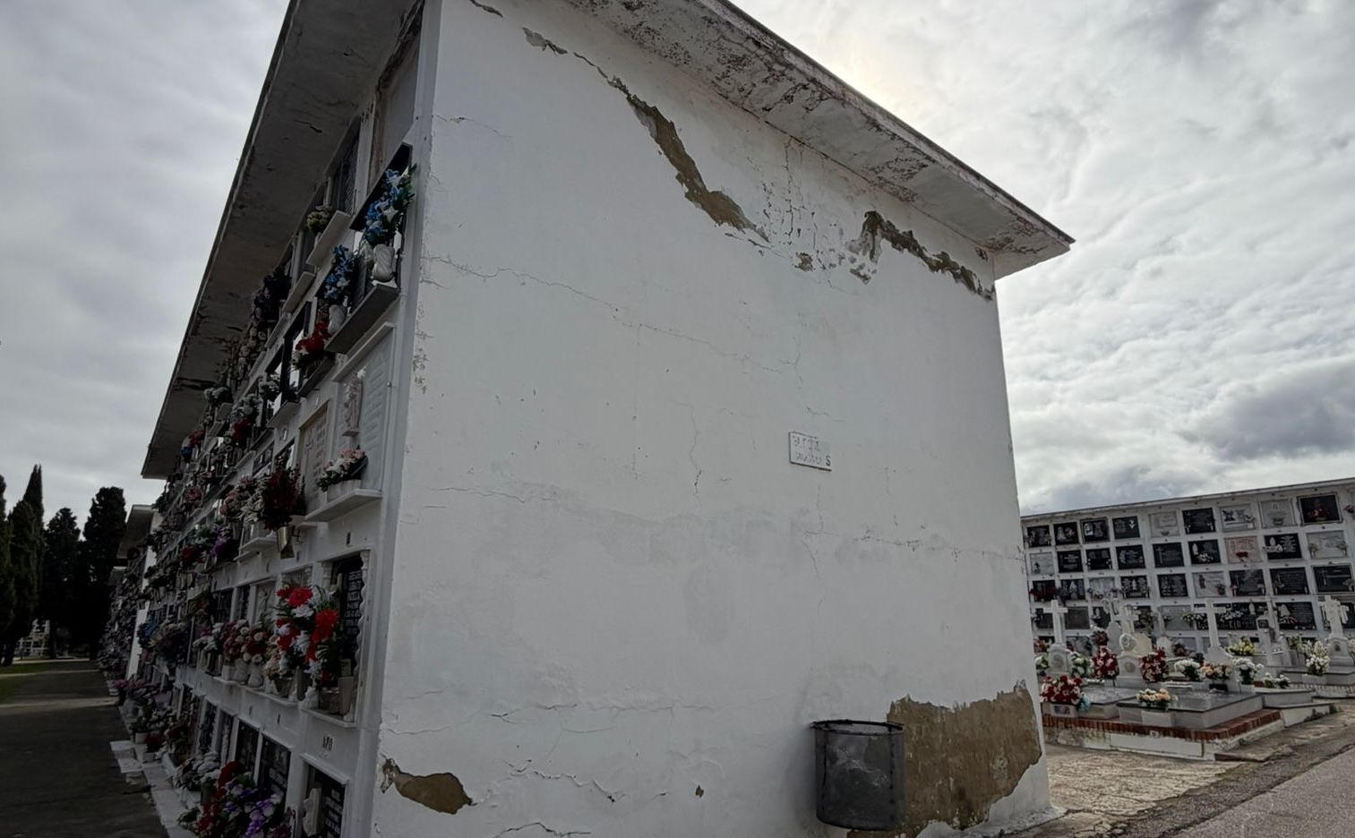 El PSOE lleva a pleno el "preocupante deterioro" del Cementerio de La Merced en Jerez.