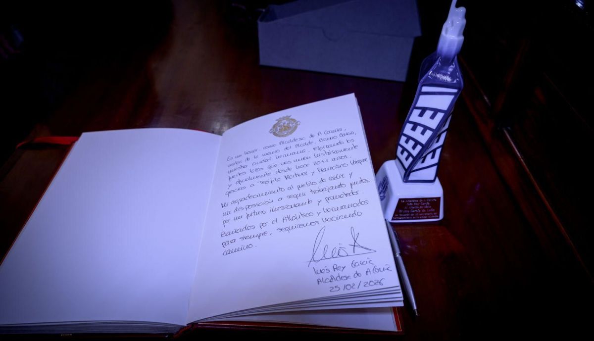 Detalle de la firma de la regidora coruñesa.