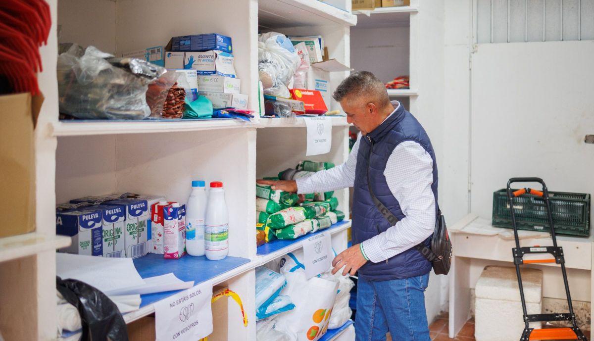 El almacén donde guardan el material y productos para los afectados.