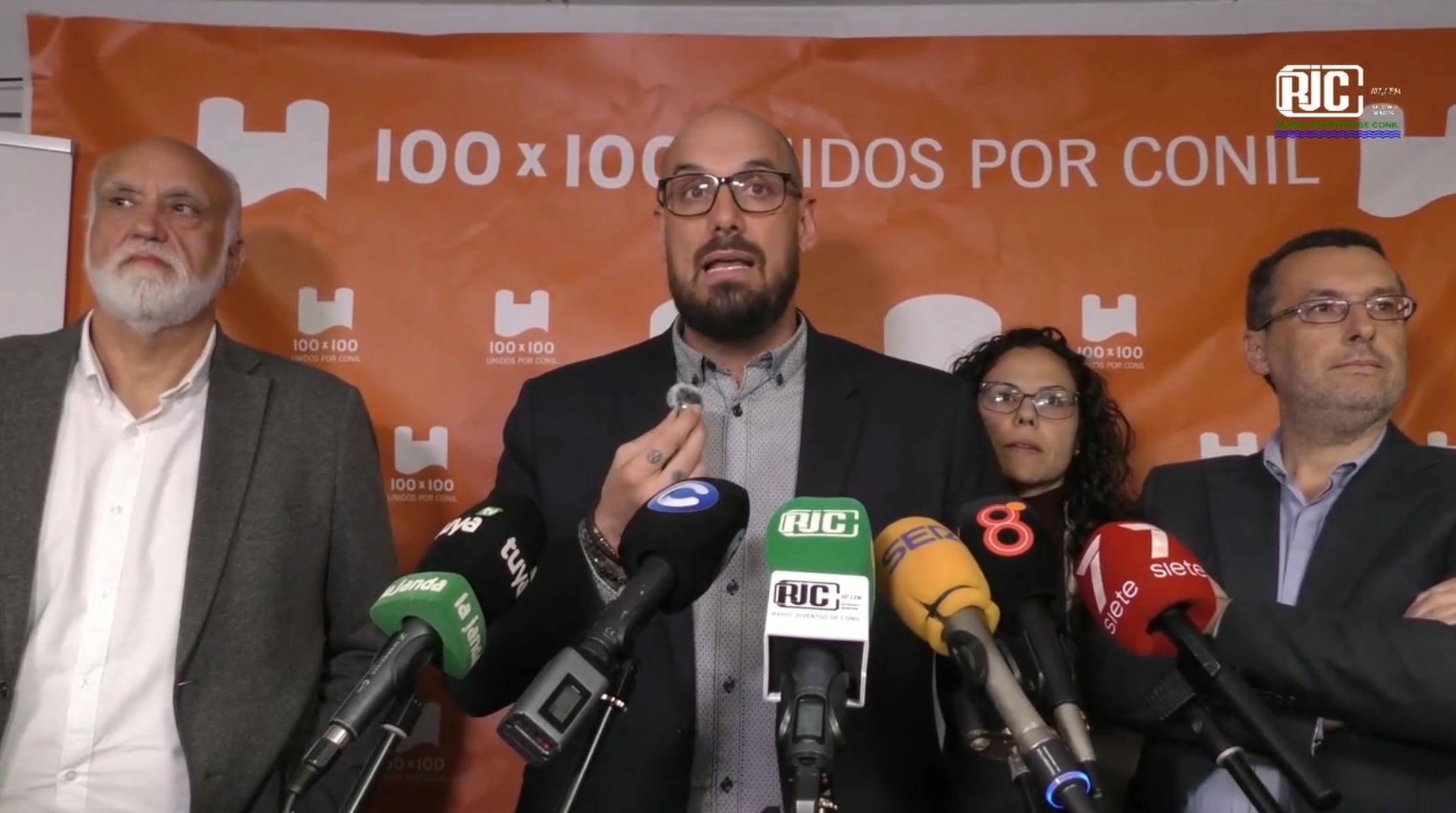 Presentación de 100x100 Unidos por Conil, en una imagen de Radio Juventud.