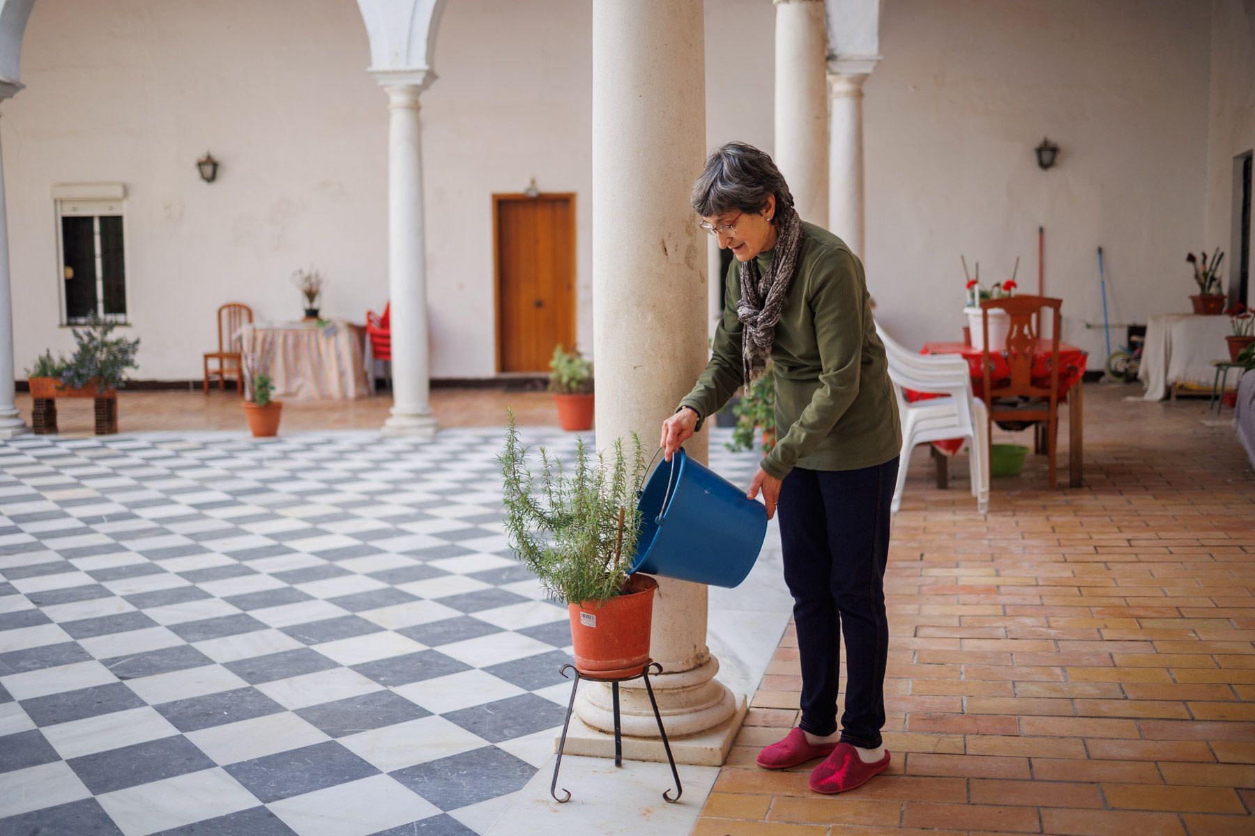 Regla Ramón, actual vecina del antiguo convento de los Jesuitas en Sanlúcar.