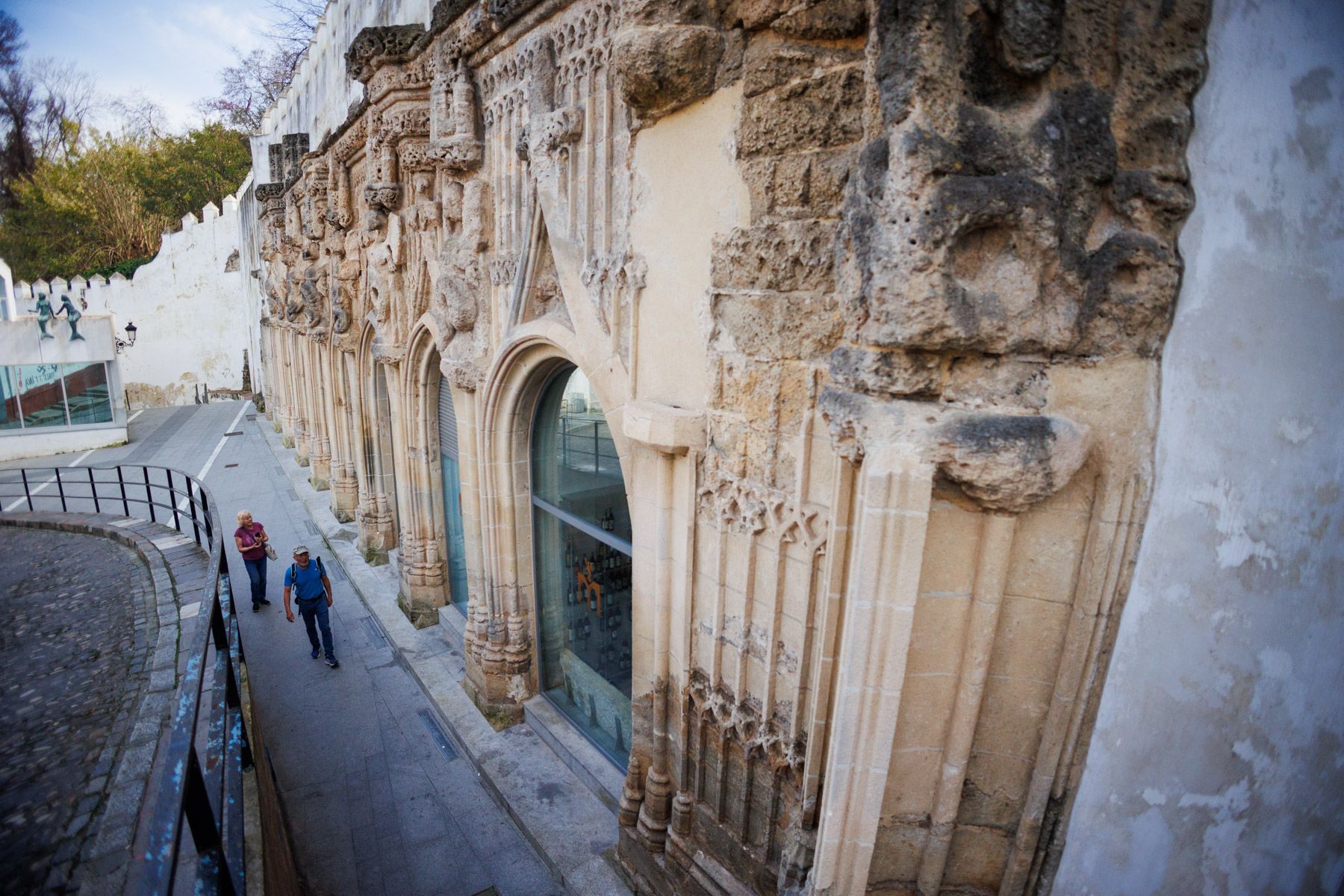 Las Covachas, el primer punto de la ruta del Barrio Alto de Sanlúcar.