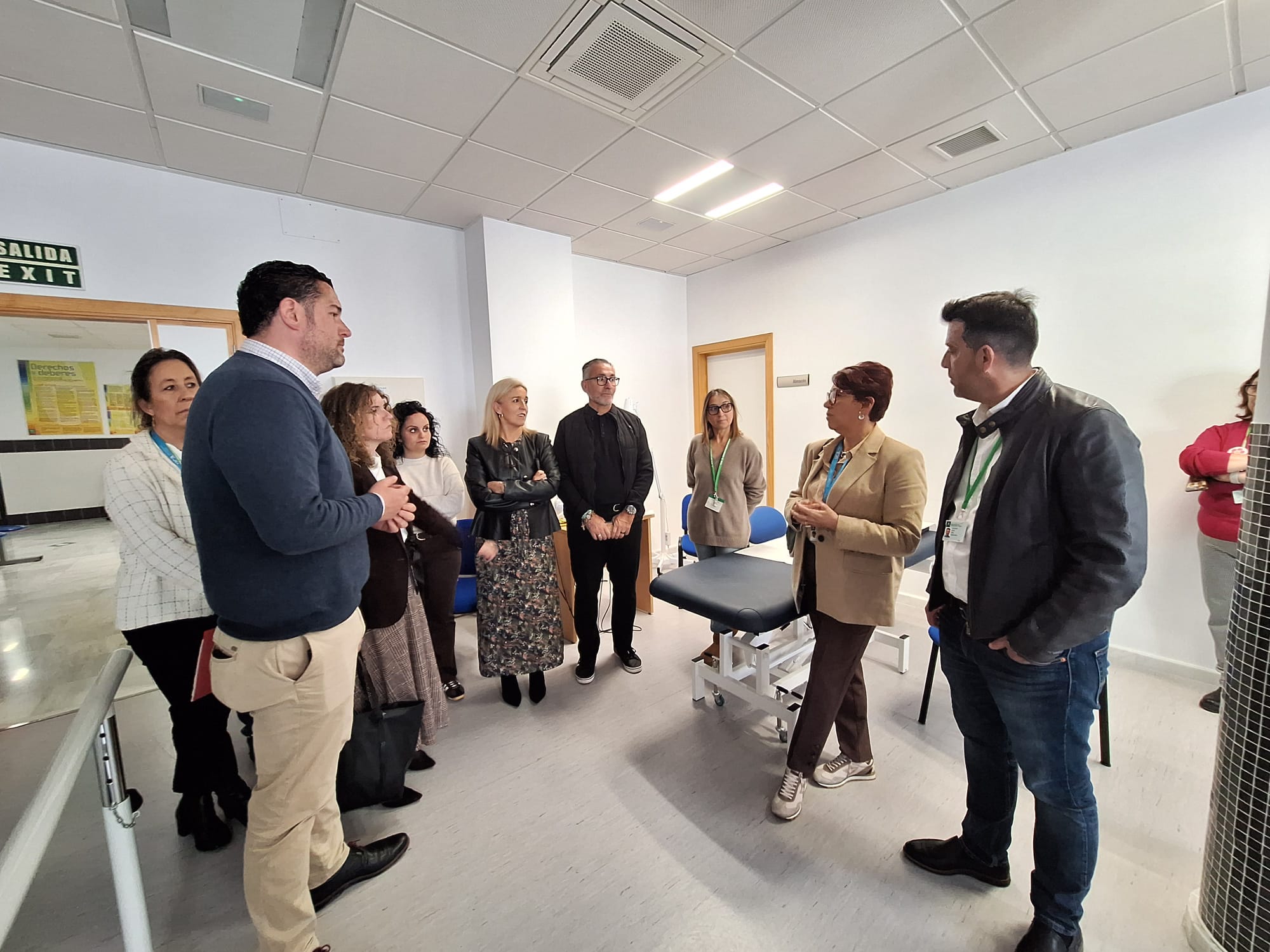 Visita institucional a la sala de rehabilitación que estrena Guadalcacín.