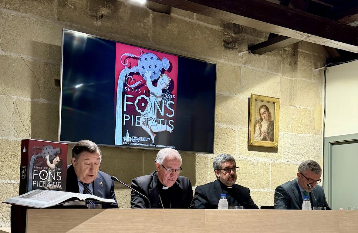 El arzobispo en la presentación de 'Fons Pietatis'. El arzobispo en la presentación de 'Fons Pietatis'.