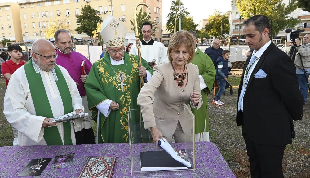 Colocación de la primera piedra de la iglesia del Rocío en octubre de 2024.