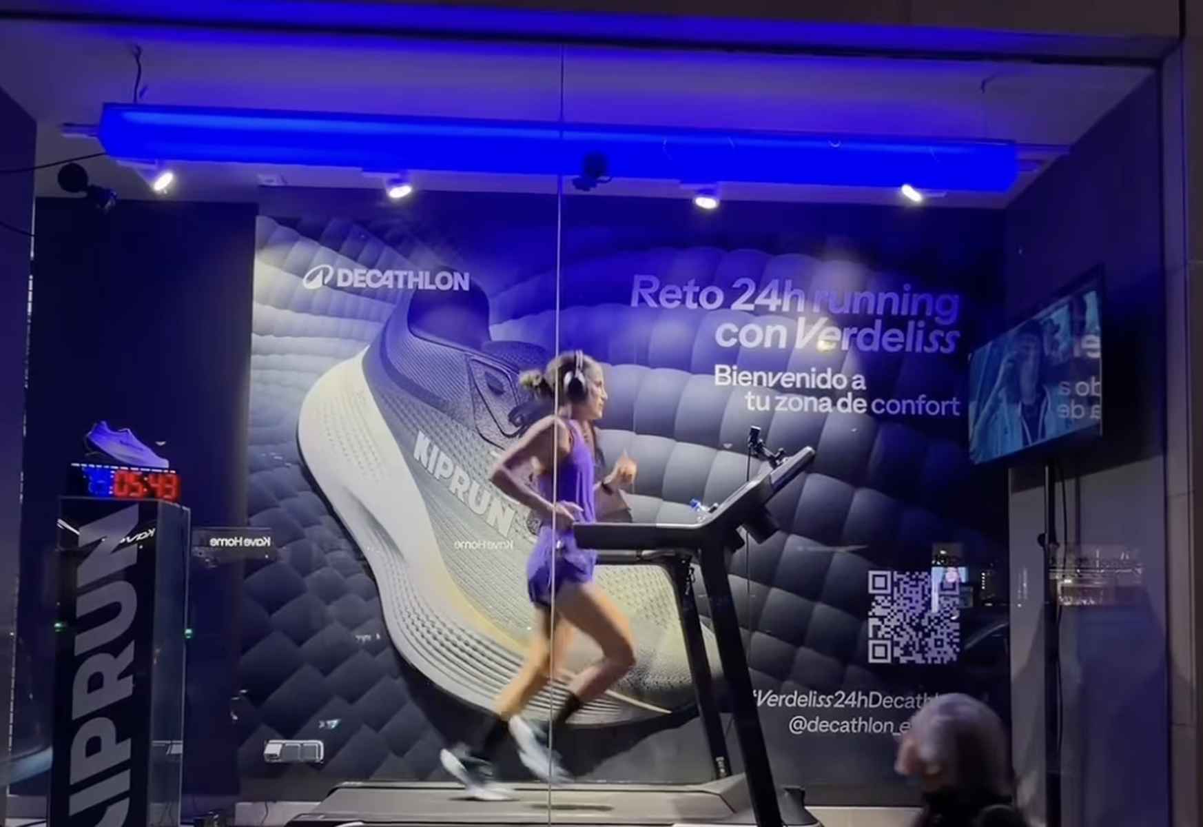 Verdellis, durante su reto de 24 horas corriendo en una cinta andadora.