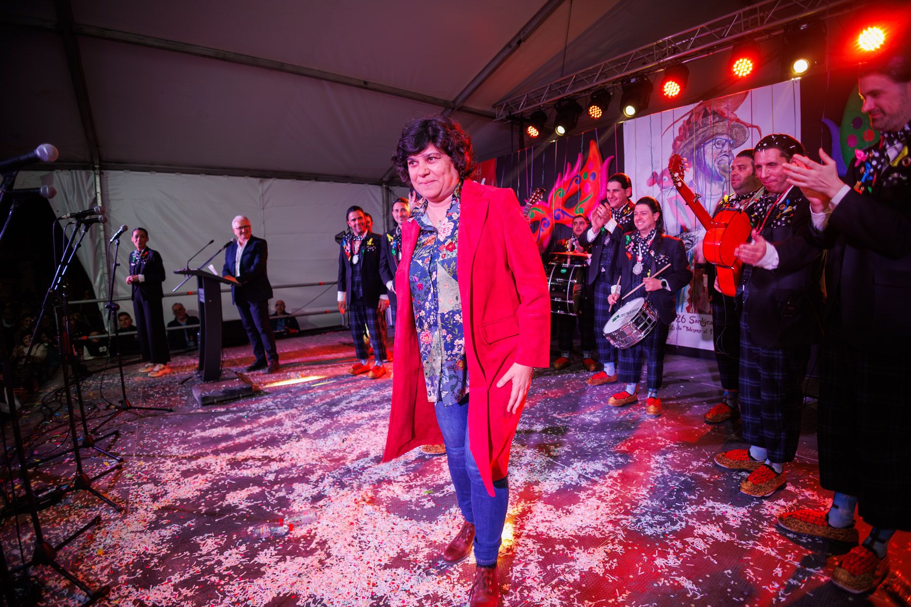 La alcaldesa de Sanlúcar, Carmen Álvarez, antes del pregón del Bizcocho para inaugurar el Carnaval 2026.