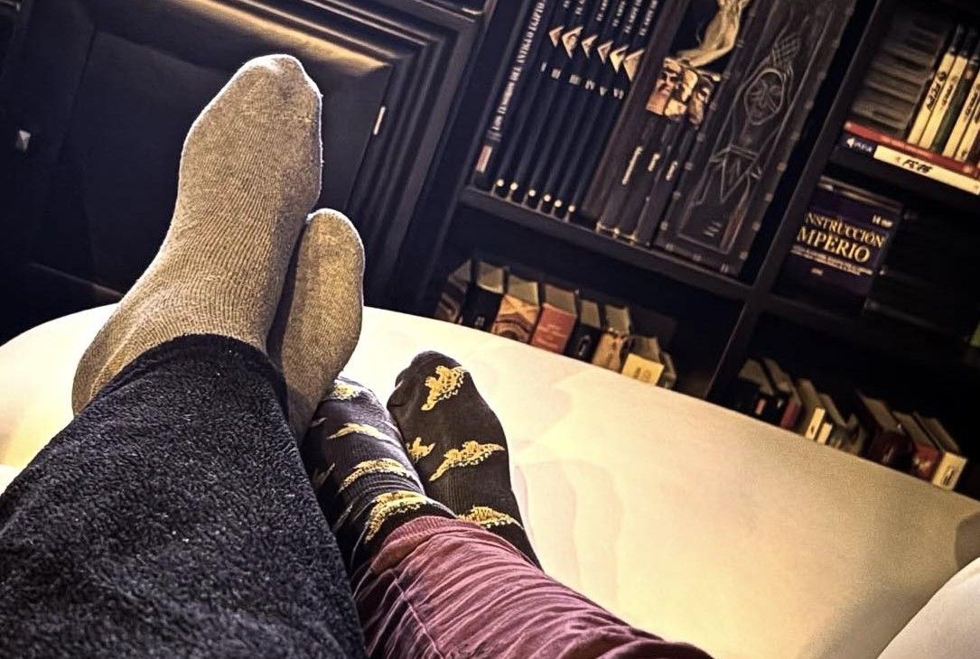 El alcalde de Grazalema, Carlos Javier García, en su casa.