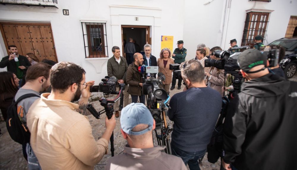 Apertura de la oficina de vecinos.