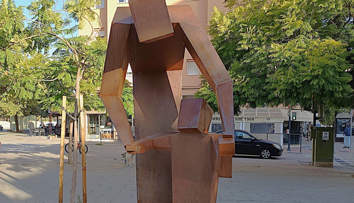 'Primeros pasos', vista frontal.