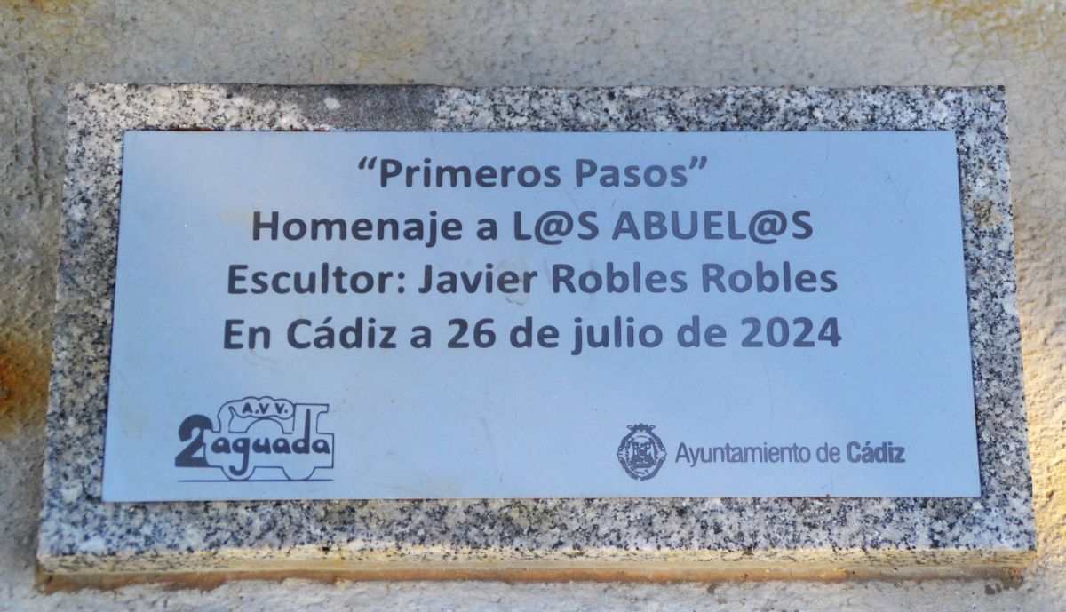'Primeros pasos', placa conmemorativa.
