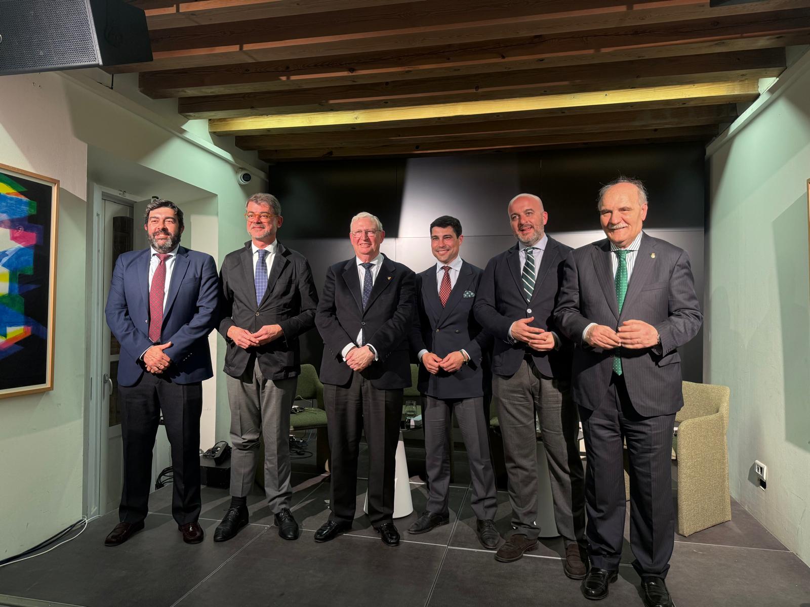 Los pregoneros acompañados por los presidentes de Sevilla, Cádiz y Jerez. 