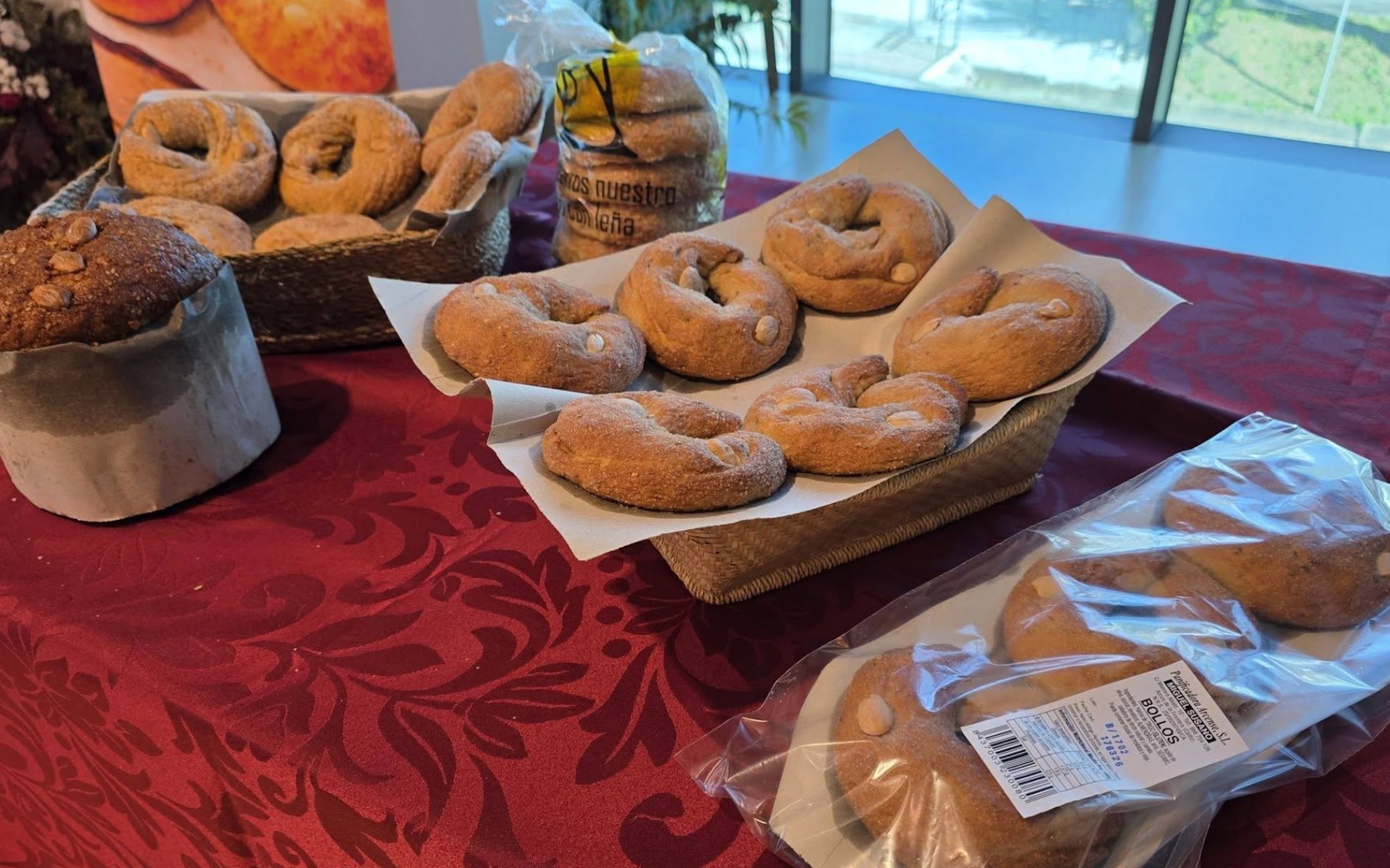Bollos típicos de Arcos en la III Fiesta del Bollo. 