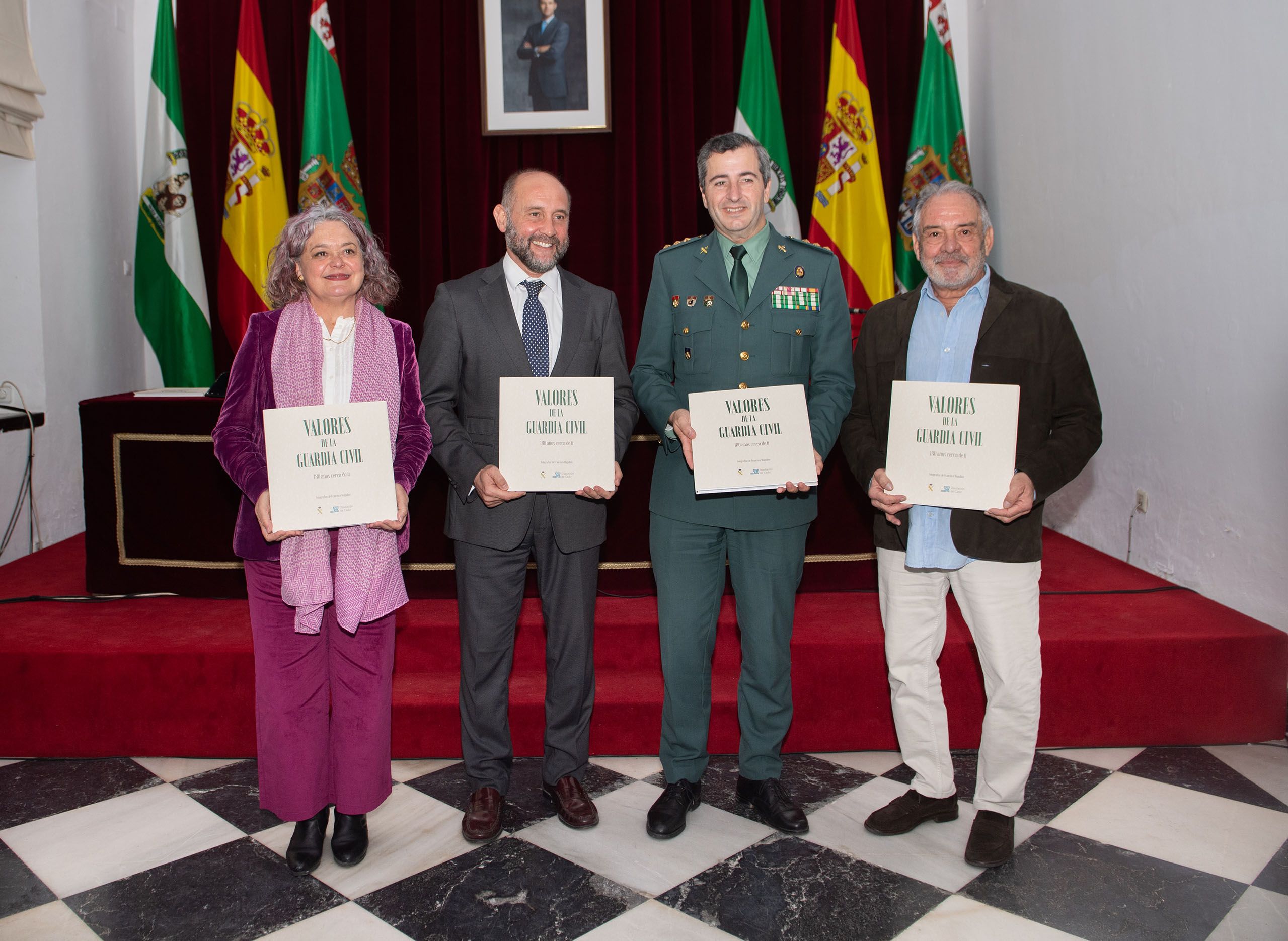 Presentación del libro 'Valores de la Guardia Civil. 180 años cerca de ti'.