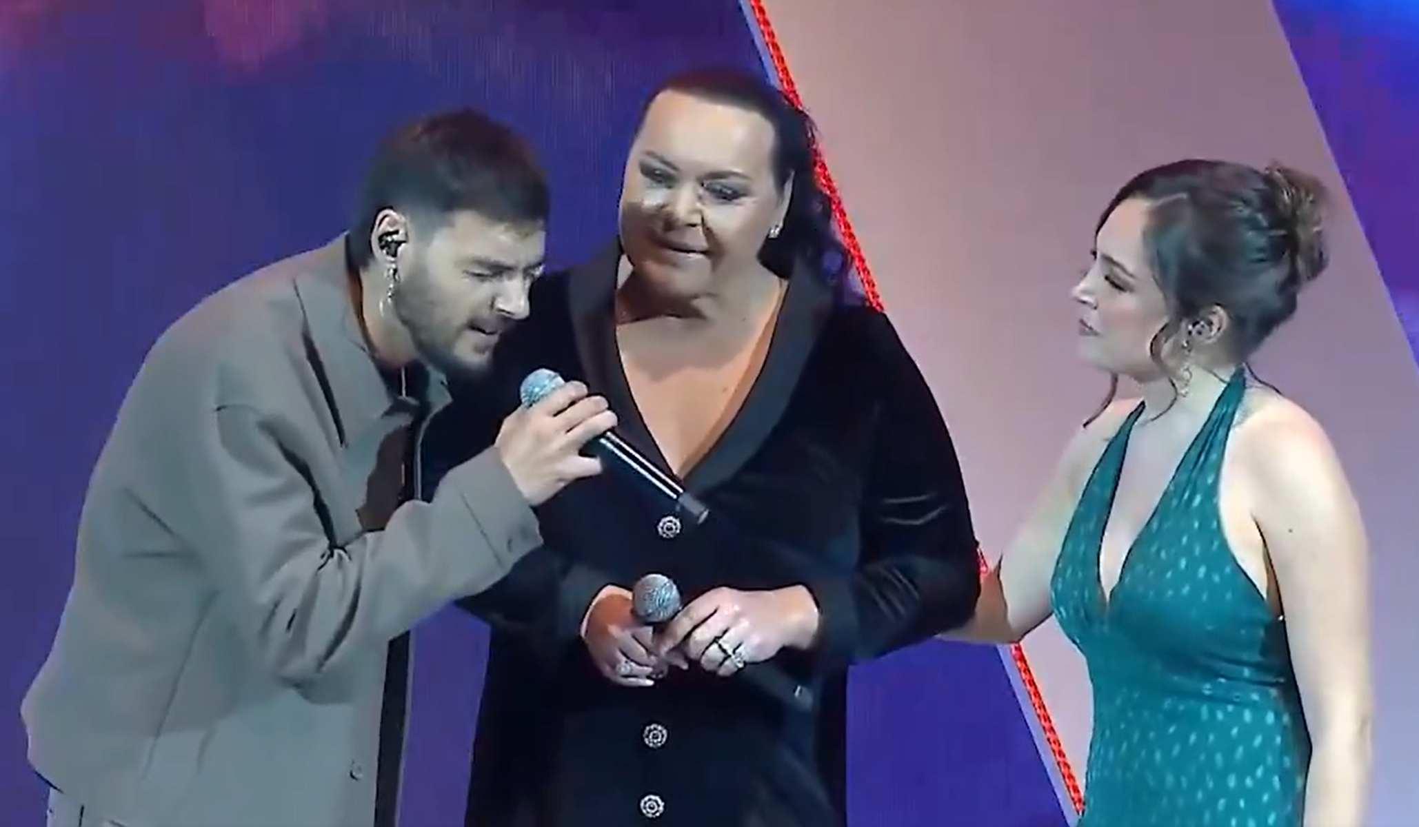 Falete, Raúle y María Parrado durante su actuación en la gala Medallas de Andalucía