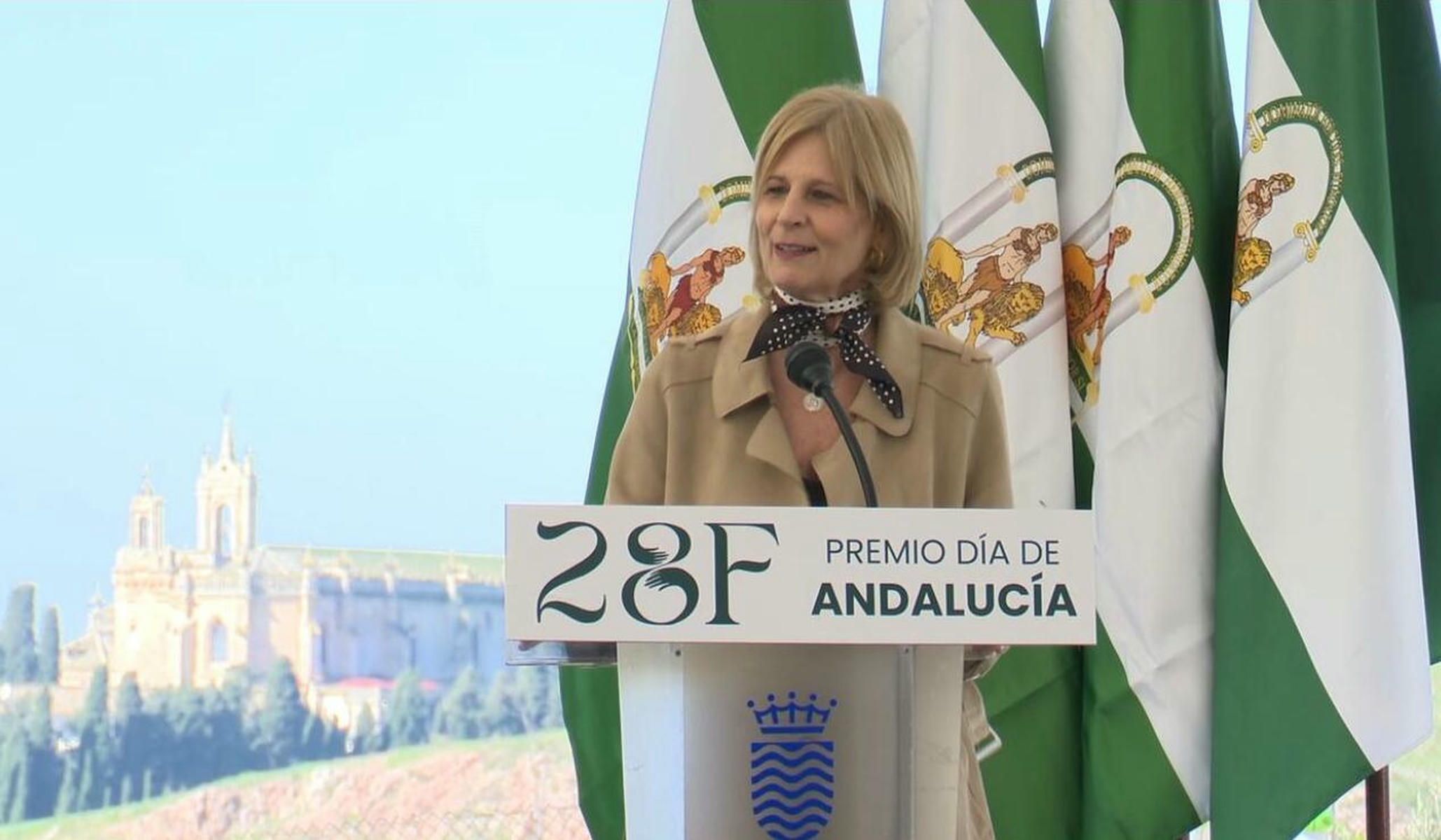 María José García Pelayo, alcaldesa de Jerez, durante su intervención en el acto por el 28F