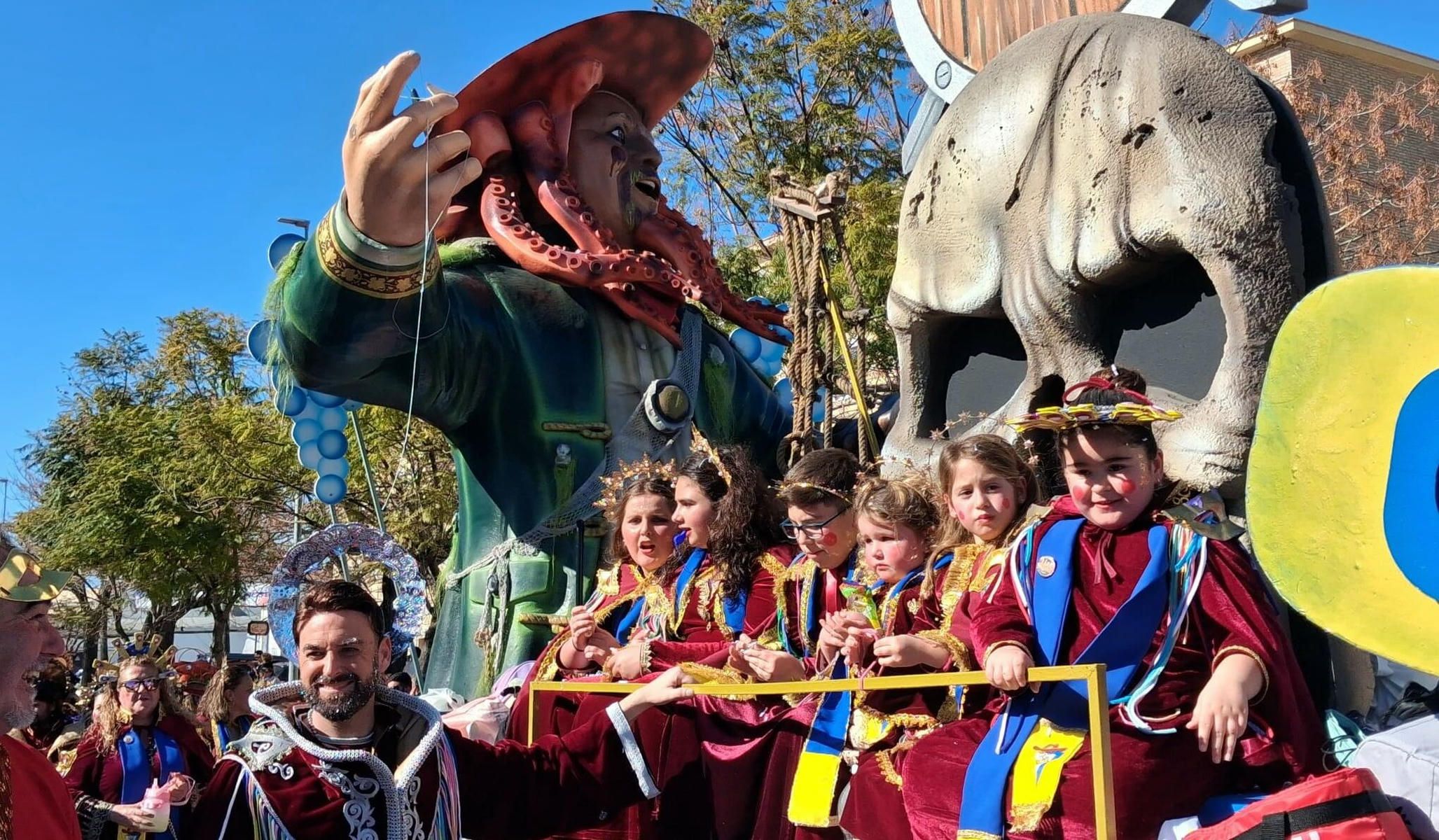 Cabalgata temática carnavalera en Sanlúcar