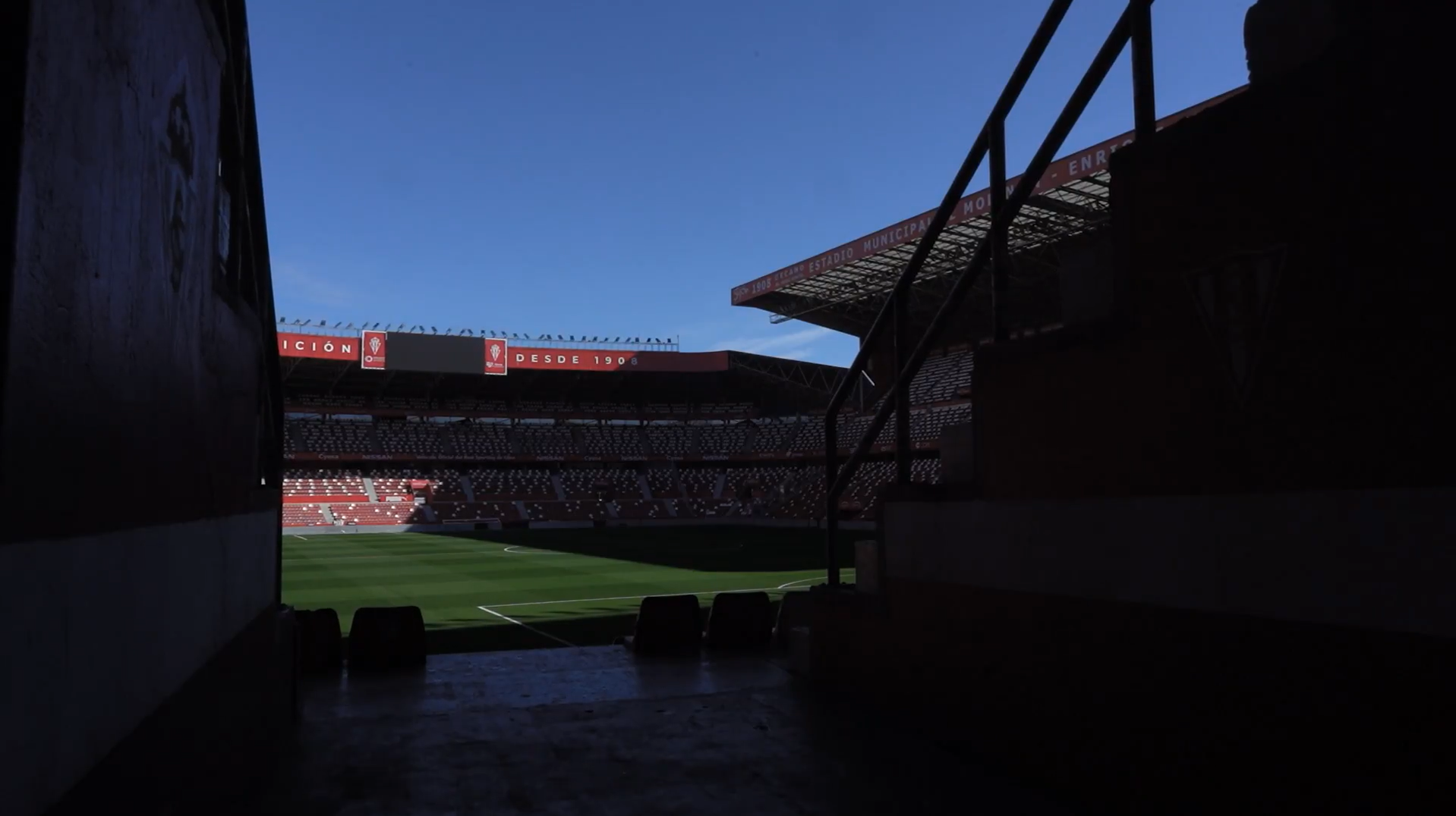 El Molinón, estadio donde ha ocurrido el trágico suceso. El Molinón, estadio donde ha ocurrido el trágico suceso.