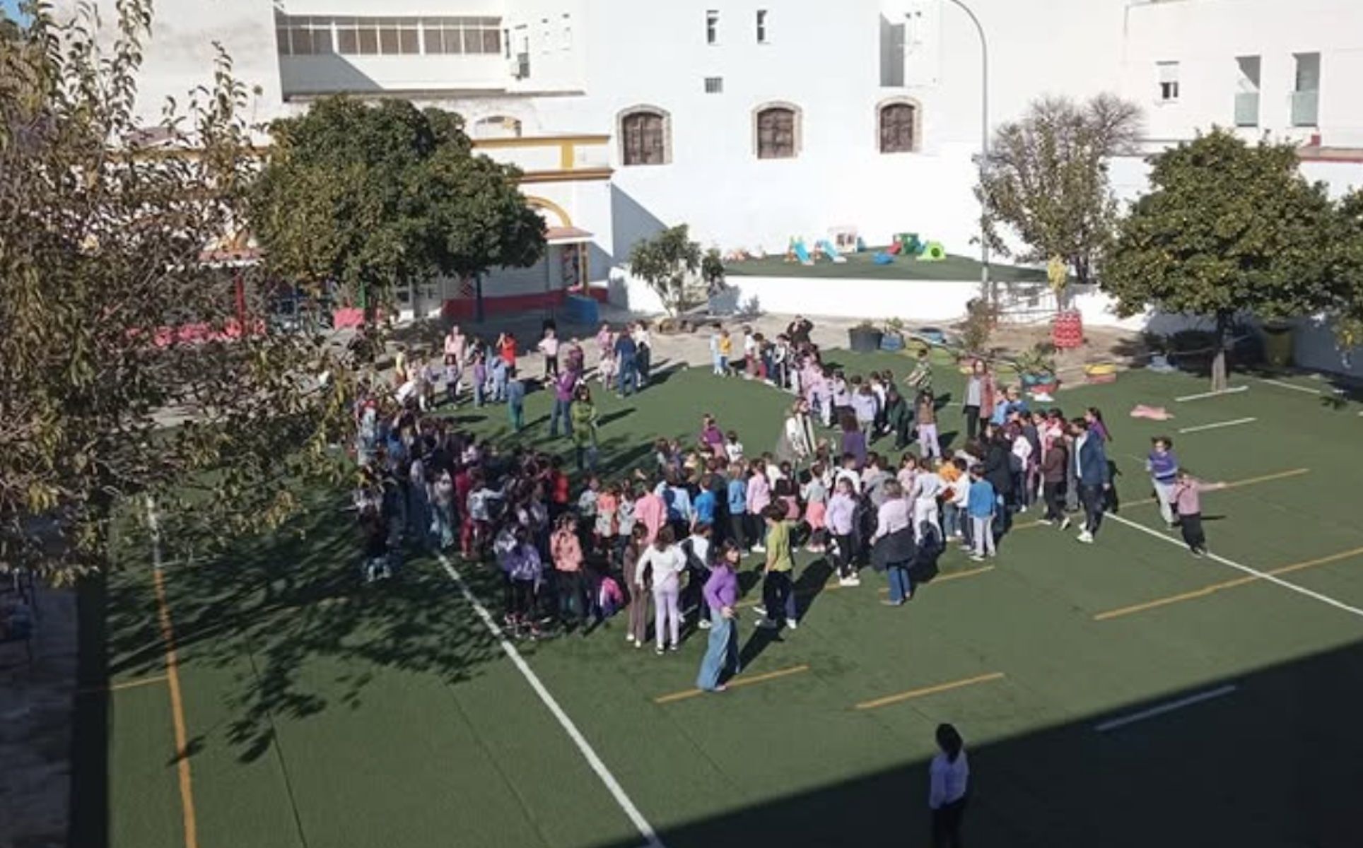Patio del CEIP Gloria Fuertes de Jerez, donde se harán mejoras tras los temporales.