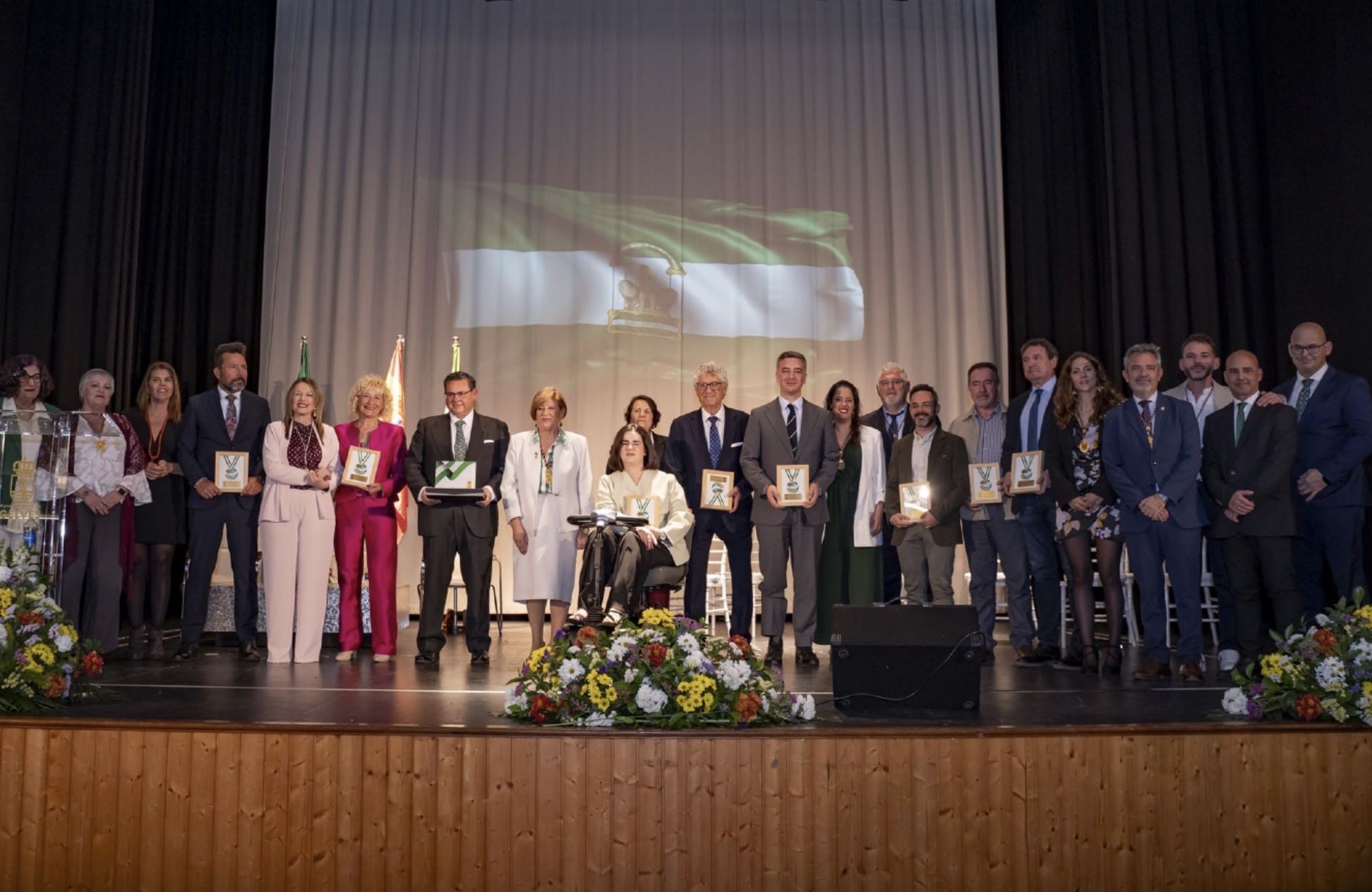 Acto de entrega de las Medallas de Andalucía del ayuntamiento de Gelves.