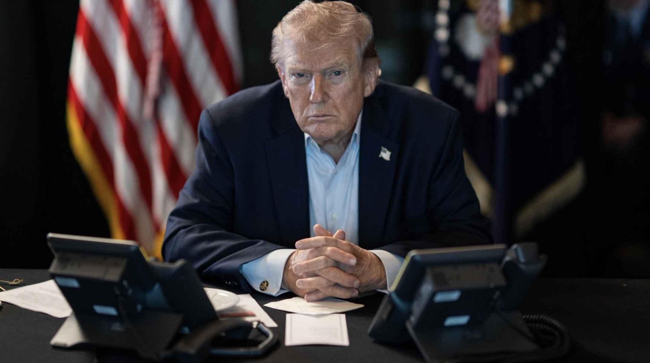 Donald Trump, siguiendo la evolución de la operación militar 'Furia Épica'. Donald Trump, siguiendo la evolución de la operación militar 'Furia Épica'.