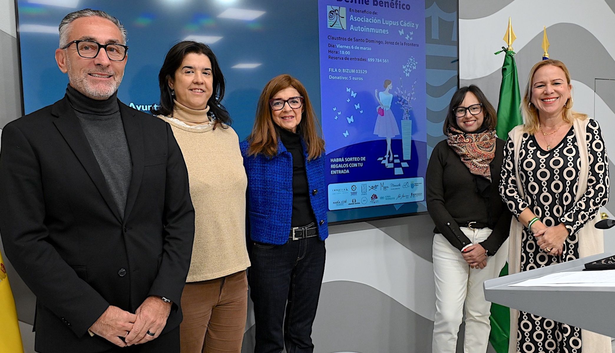Presentación del desfile benéfico en beneficio de la Asociación Lupus Cádiz y Autoinmunes, que se celebrará en los Claustros de Santo Domingo.