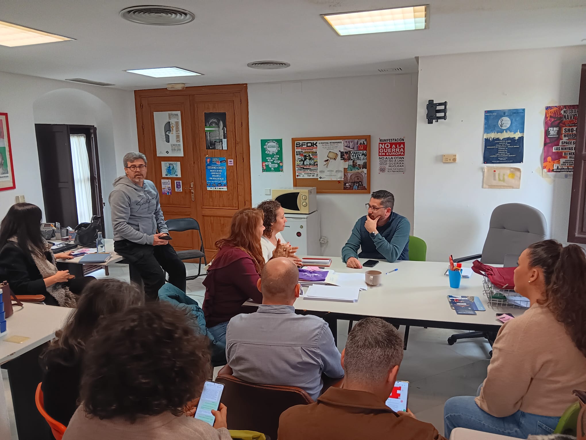 Encuentro de IU con el comité de empresa de Majorel Jerez.