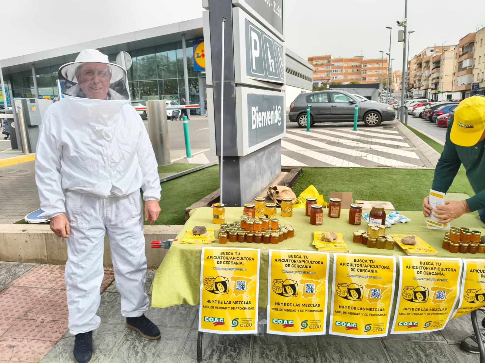Protesta frente a un Lidl.