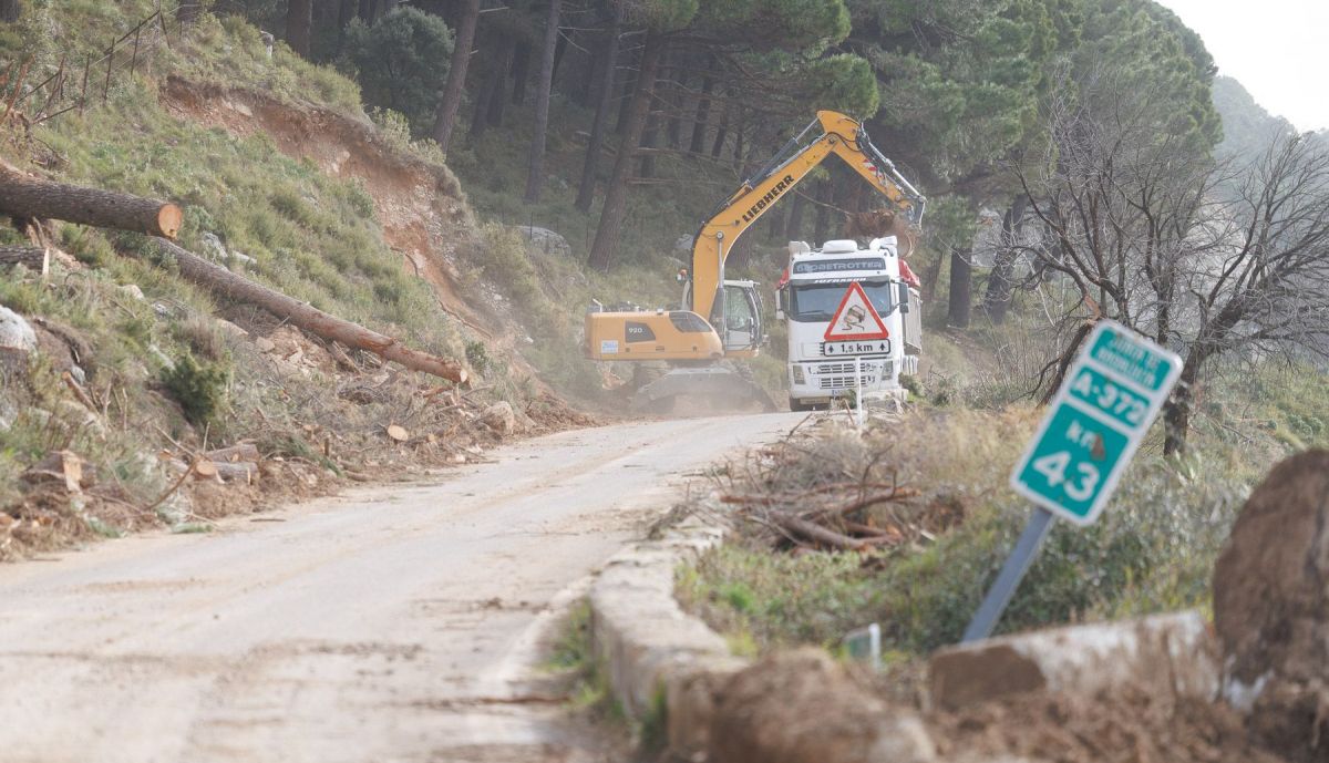 Carretera Grazalema tren borrascas 1